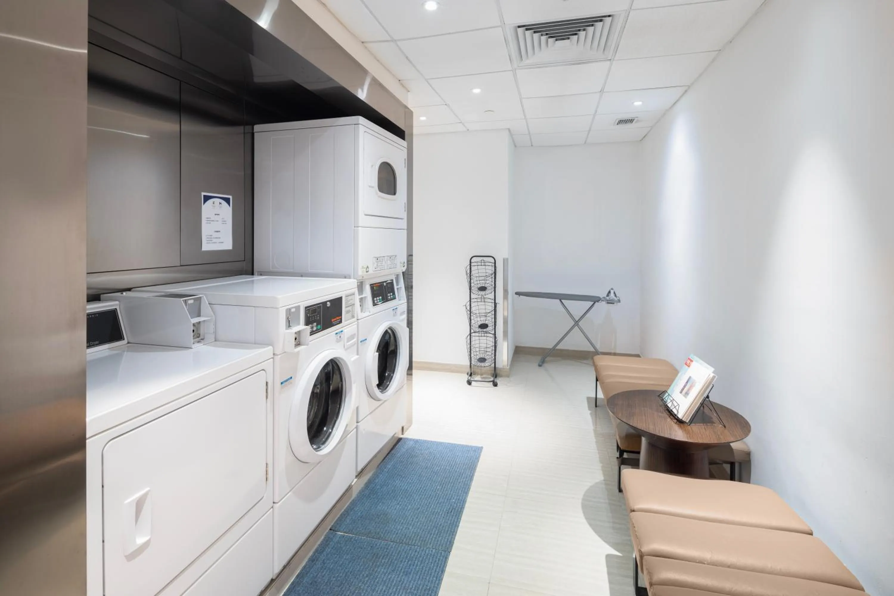 washing machine in Hyatt House Shanghai Hongqiao CBD