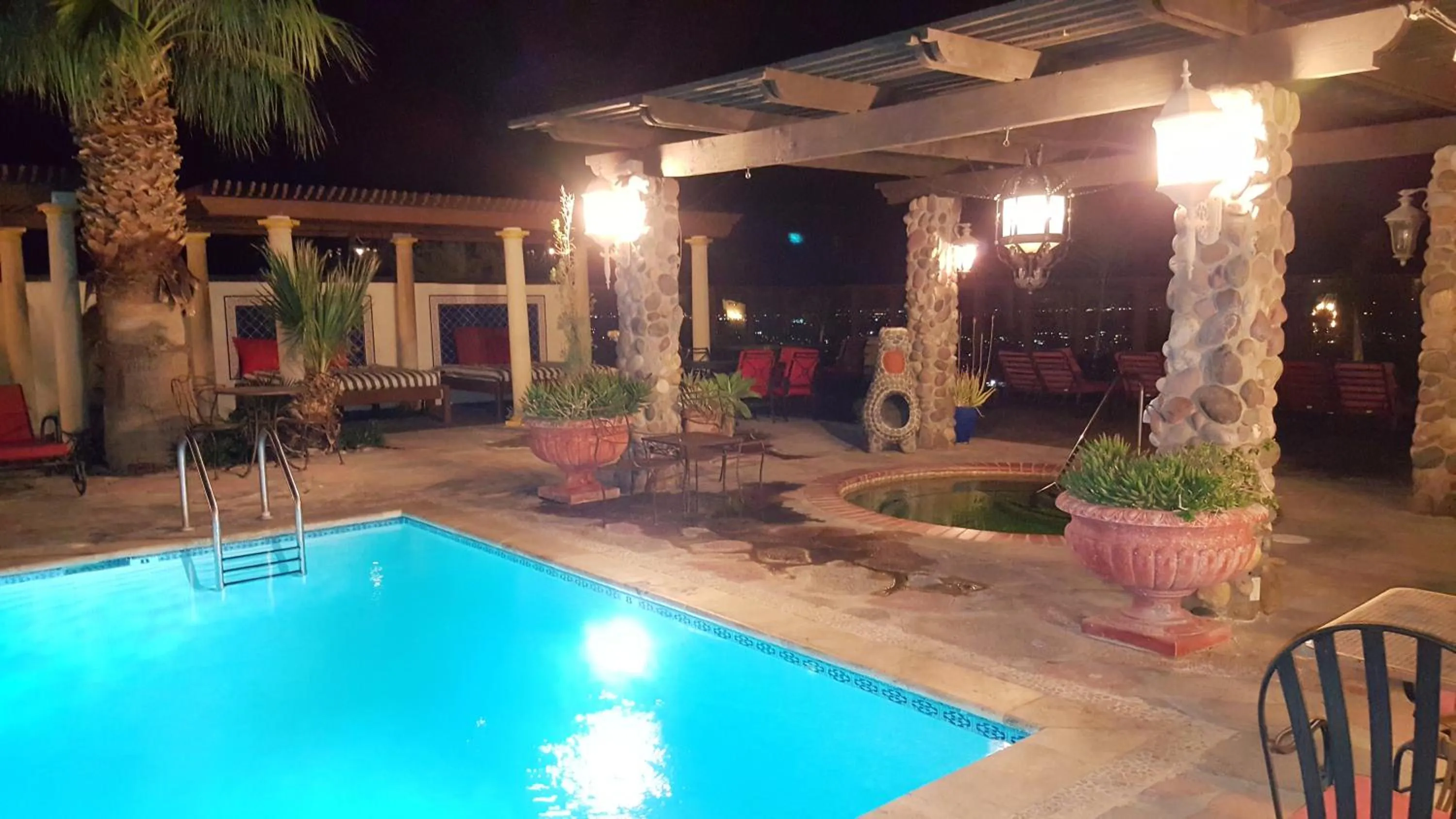 Swimming pool in Tuscan Springs Hotel & Spa