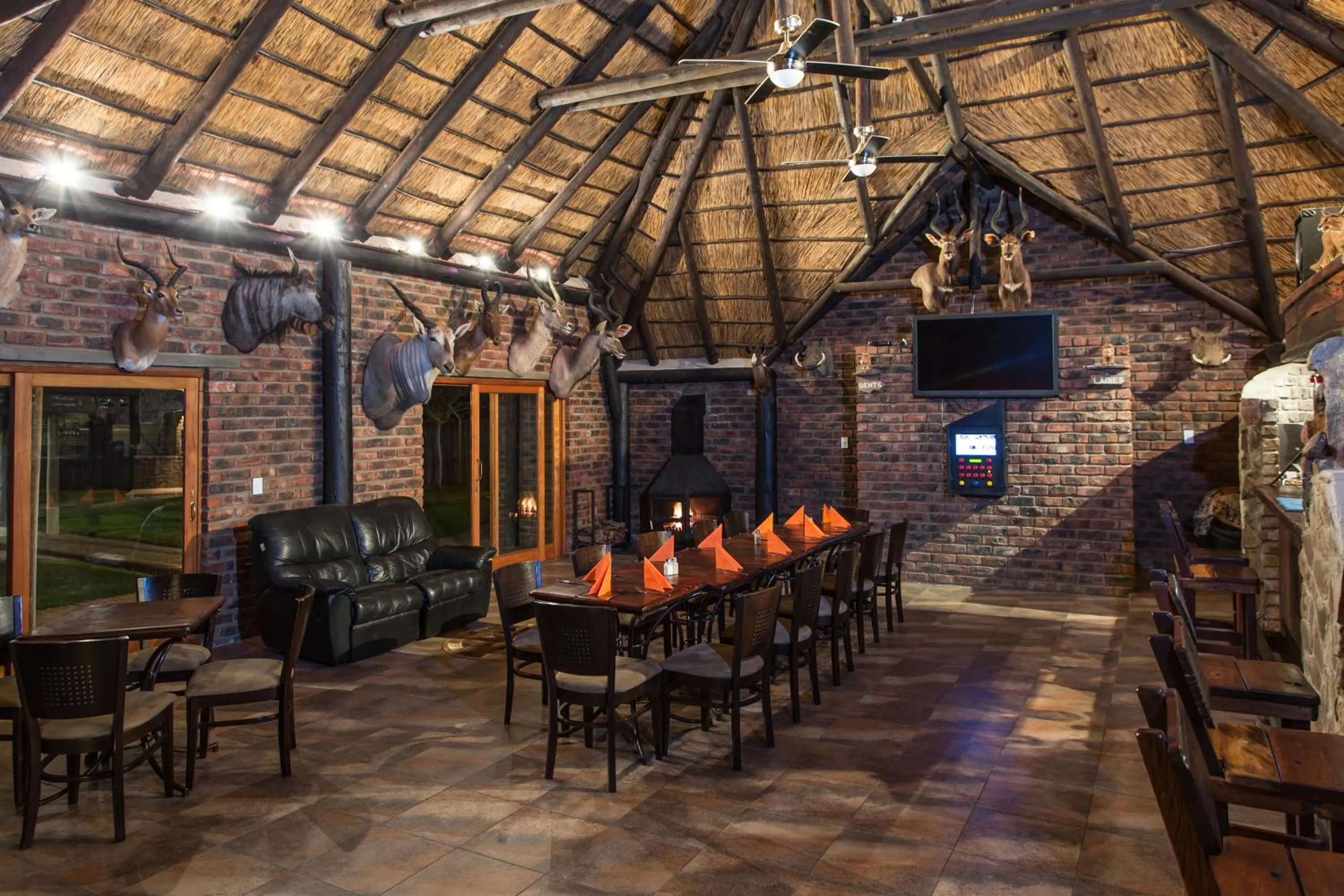 Restaurant/places to eat in A-1 Njalo-NjaloSafari´s