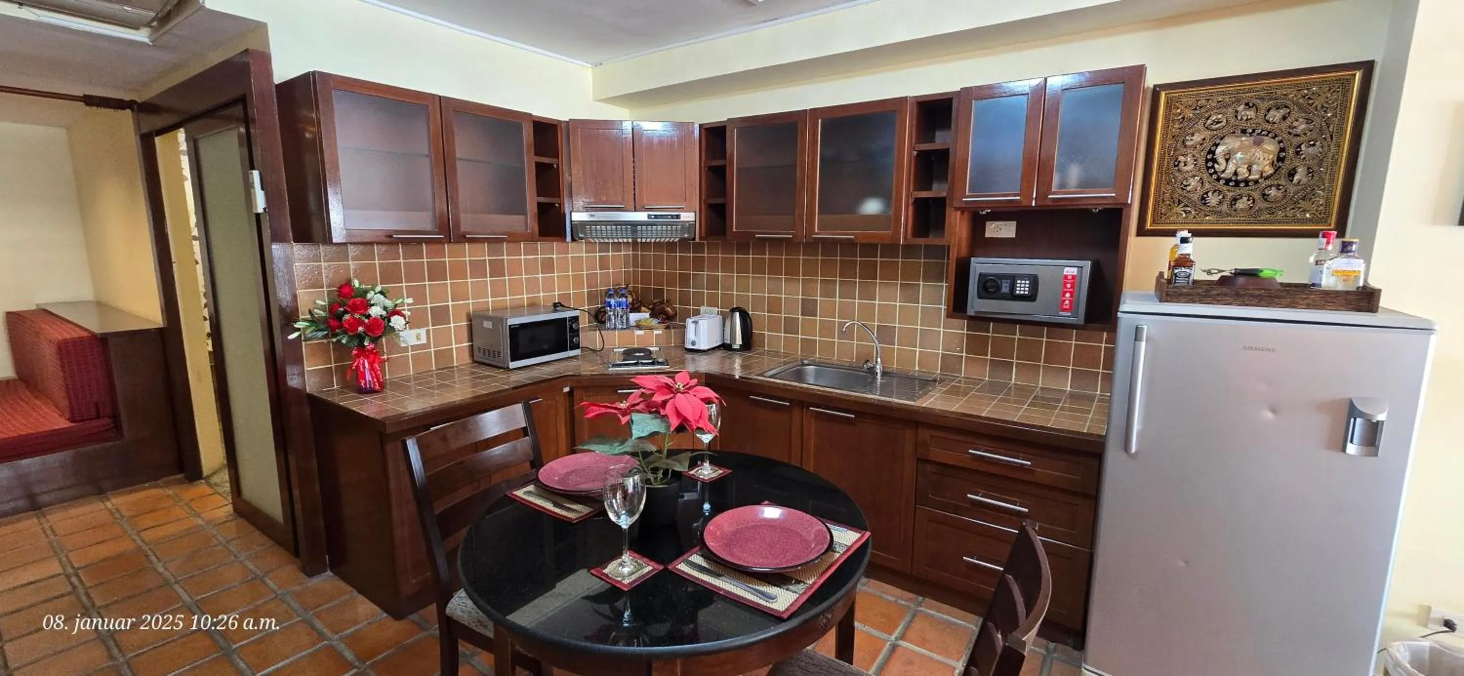 Coffee/tea facilities in Nirvana Boutique Suites