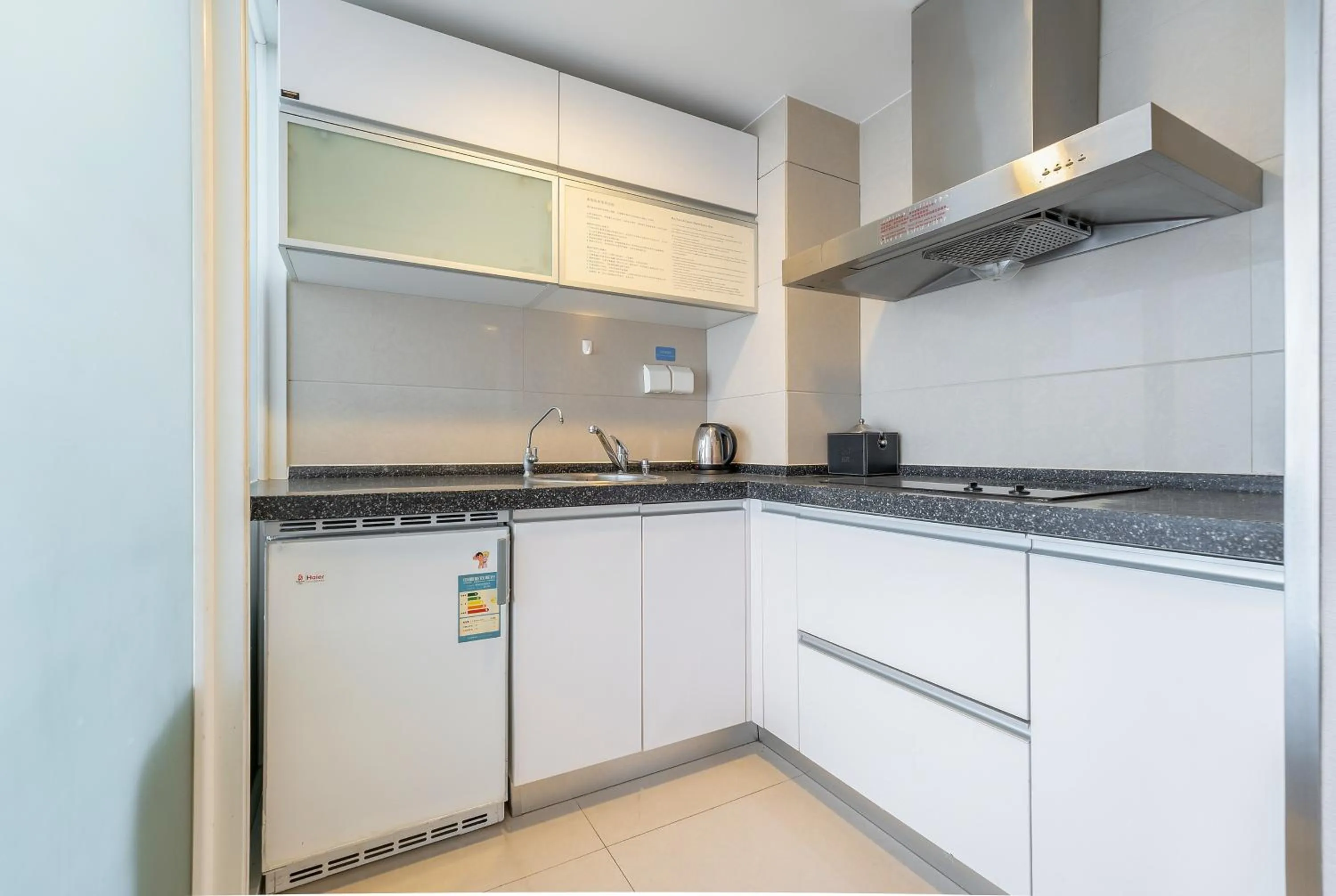 Kitchen or kitchenette in Qingdao Housing International Hotel