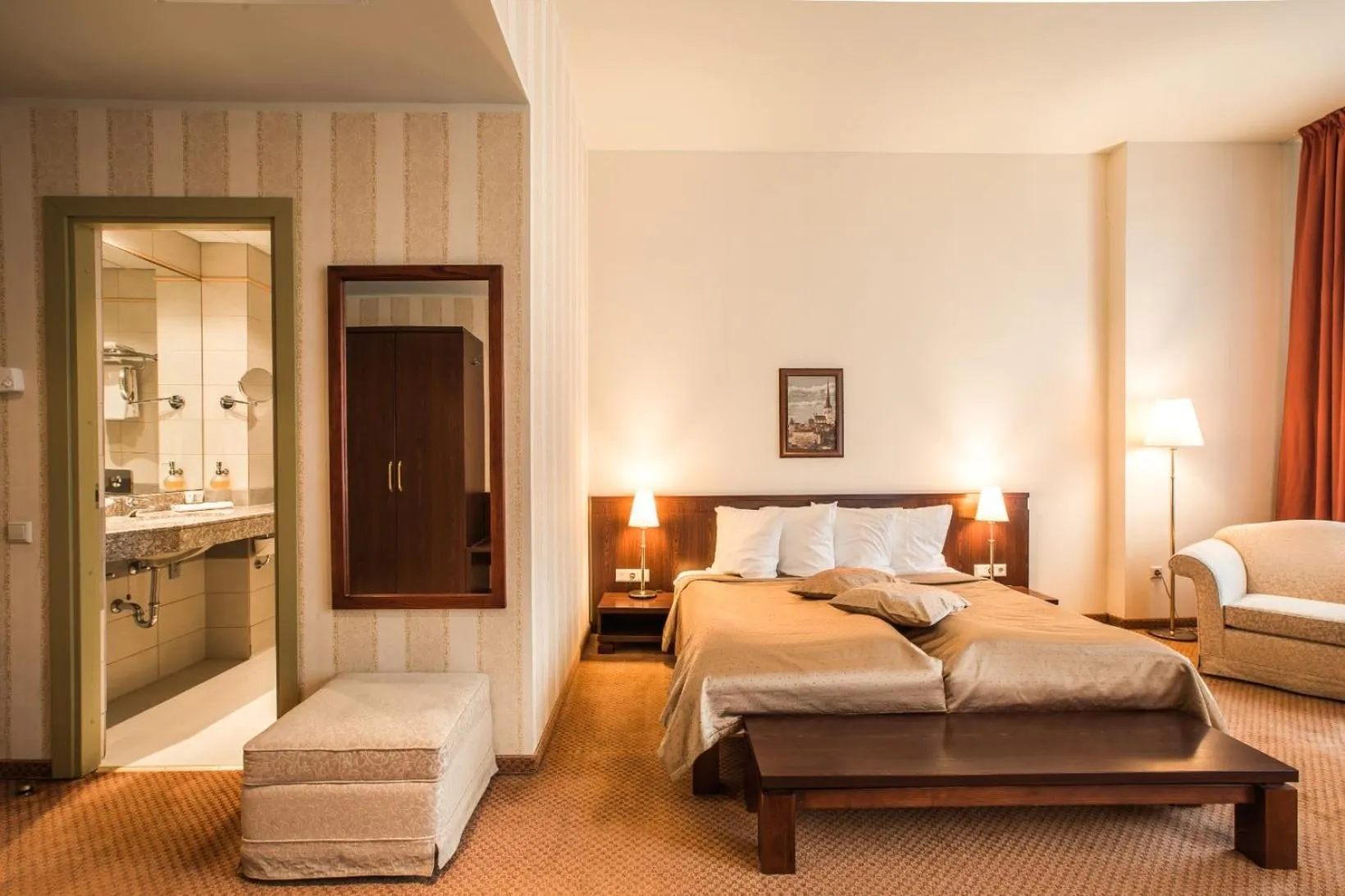 Living room, Bed in Monika Centrum Hotels