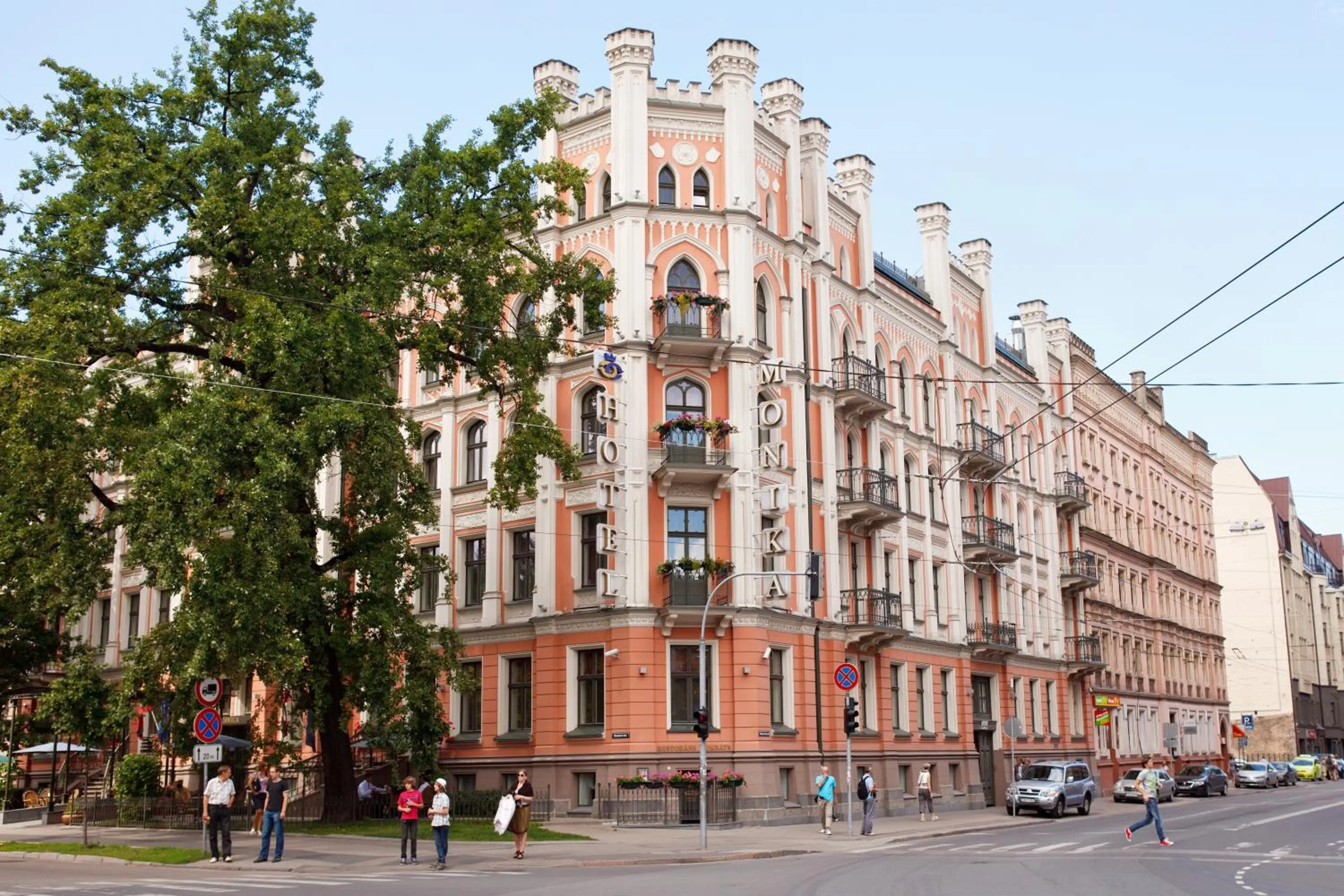 Property building in Monika Centrum Hotels