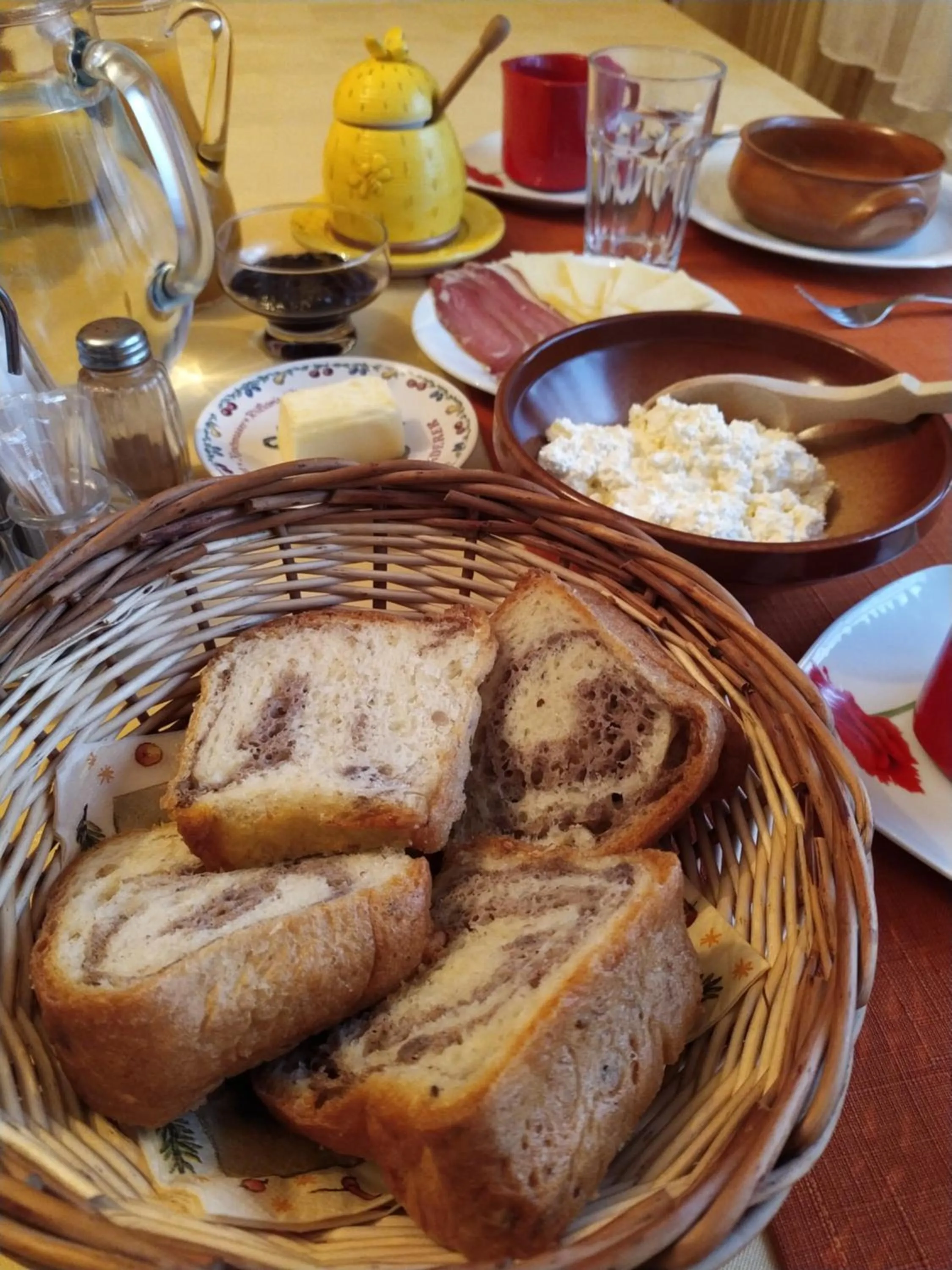 Food and drinks in Tourist Farm Strle With Great Local Food