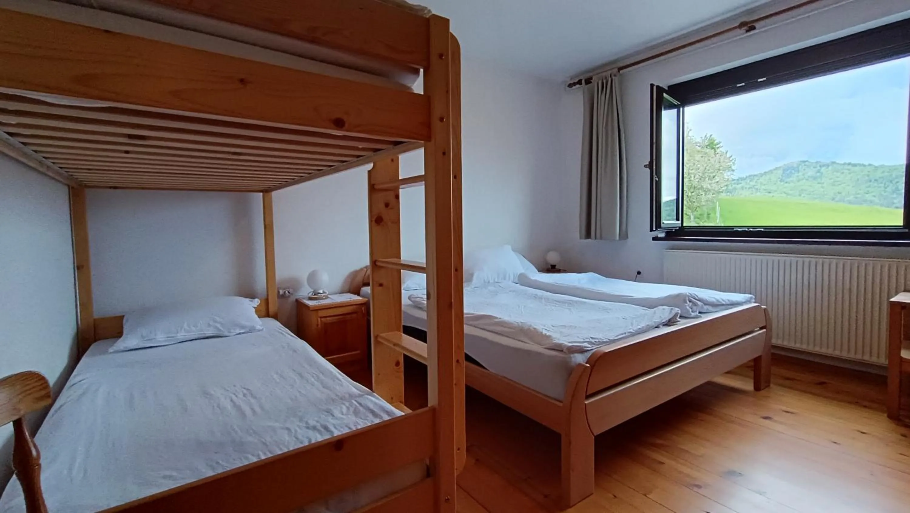 Bed in Tourist Farm Strle With Great Local Food