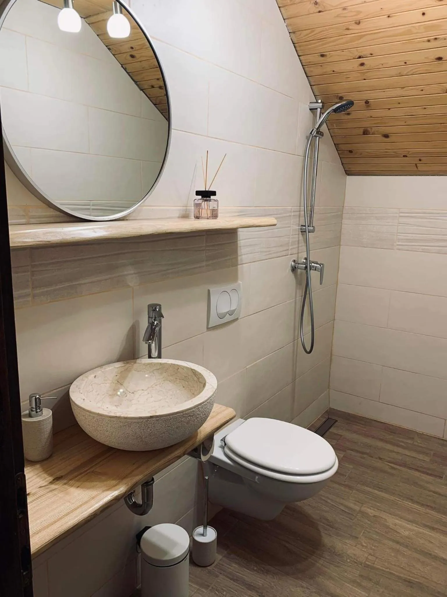 Bathroom in Tourist Farm Strle With Great Local Food