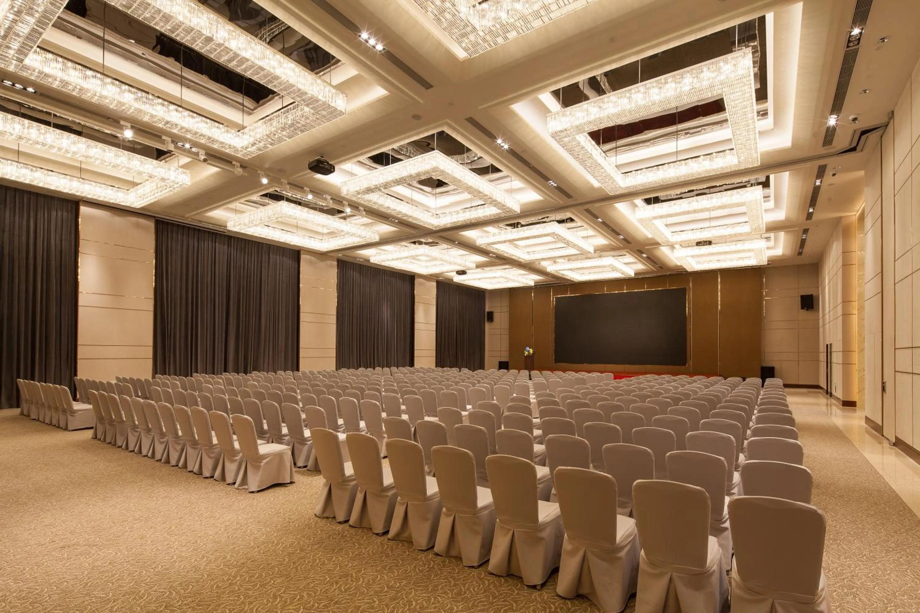 Banquet/Function facilities in Ramada Jinan