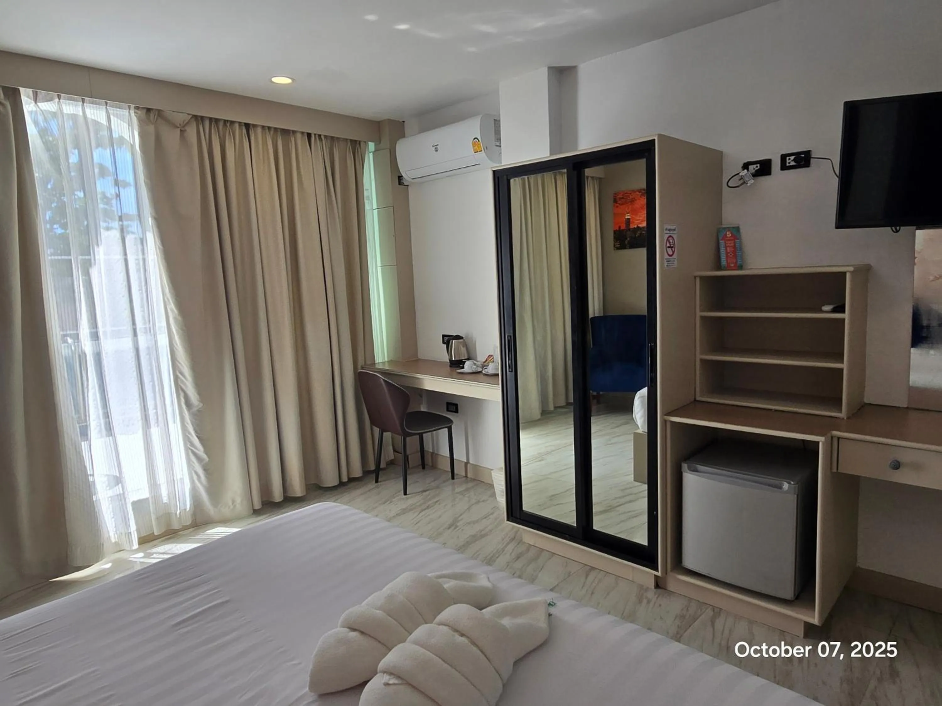 Bedroom, Bed in Modern Living Residence