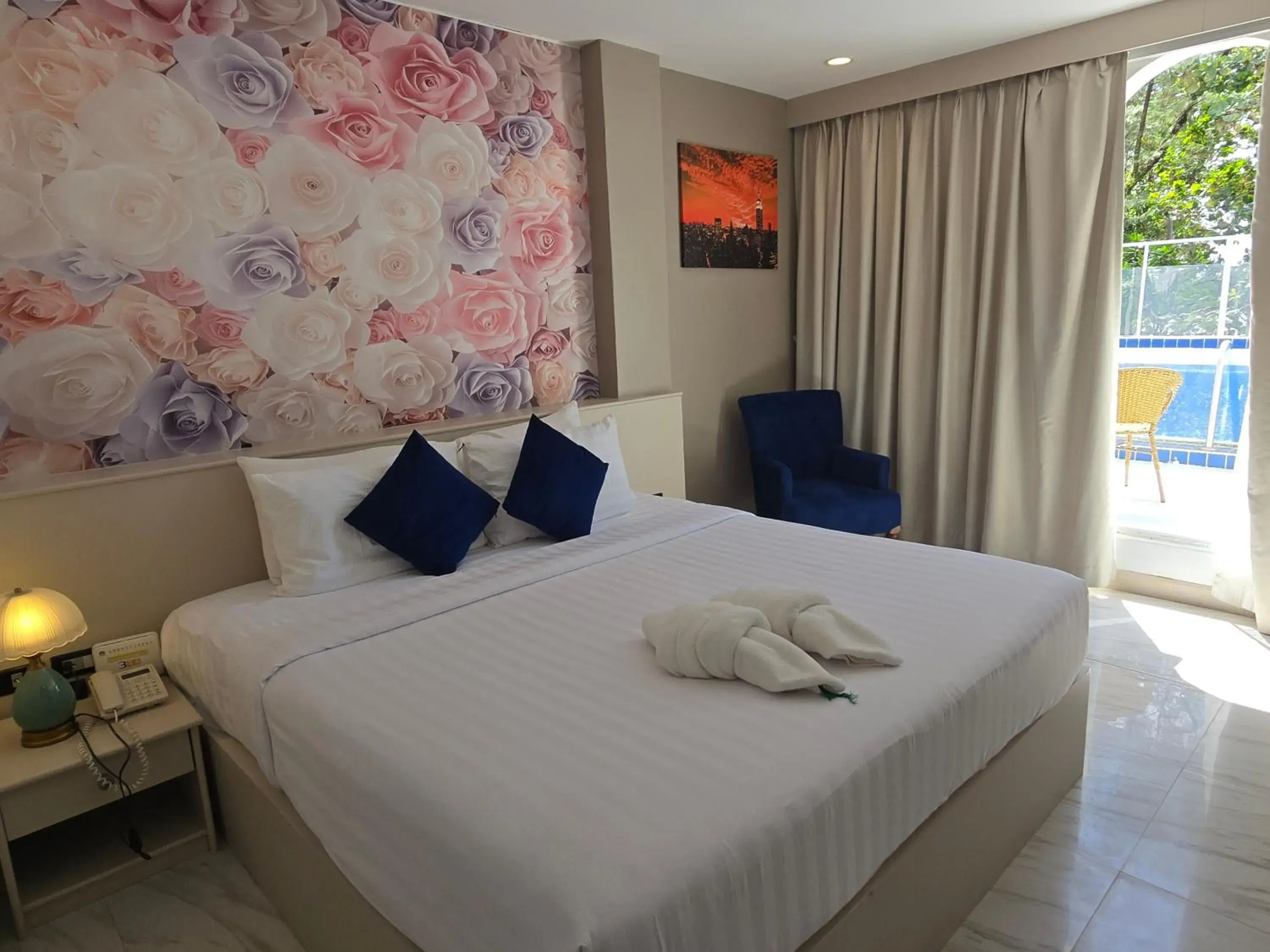 Deluxe Double Room with Pool Access in Modern Living Residence Deluxe Double Room with Pool Access in Modern Living Residence