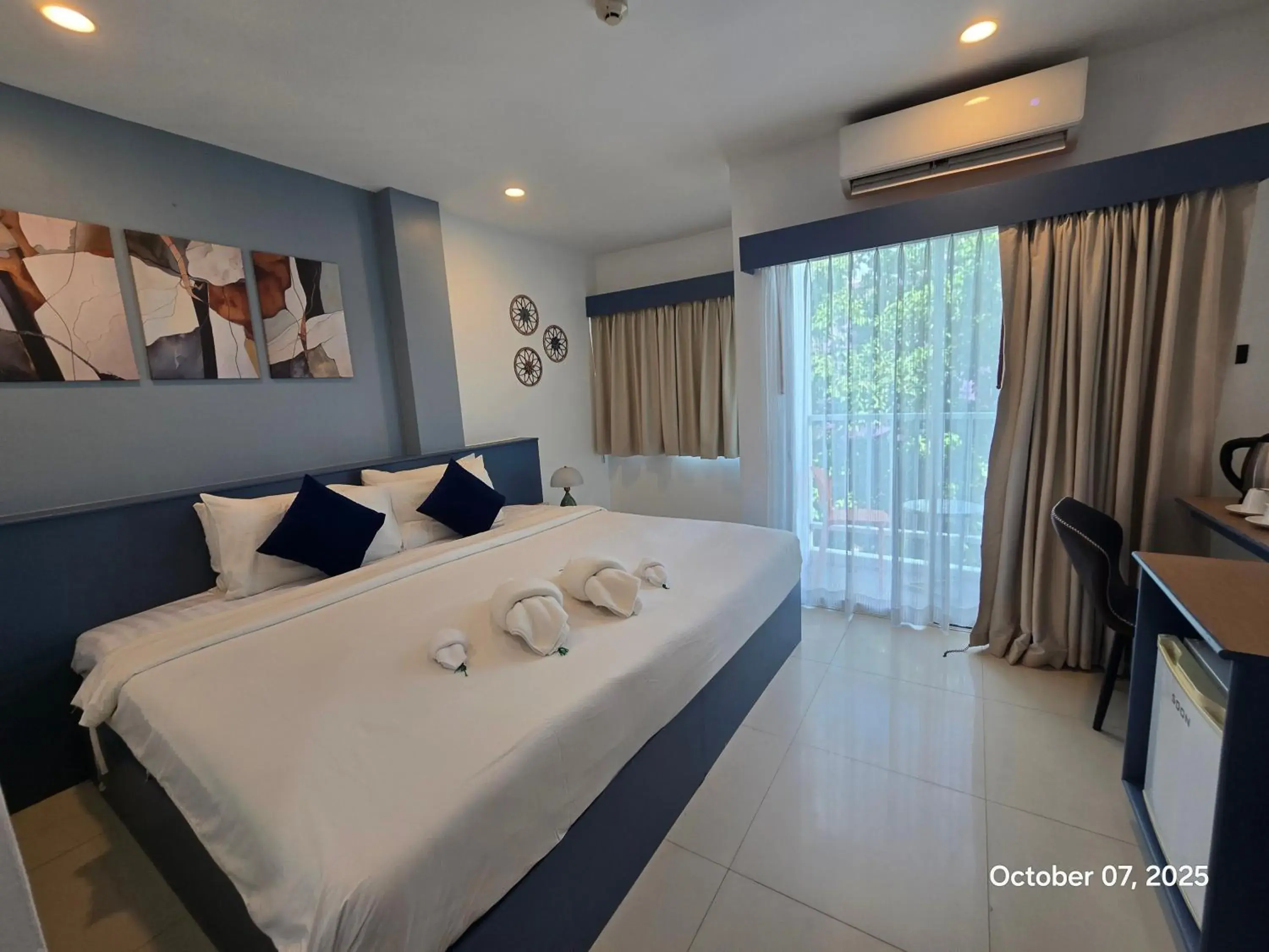 Superior Double or Twin Room with Balcony in Modern Living Residence Superior Double or Twin Room with Balcony in Modern Living Residence