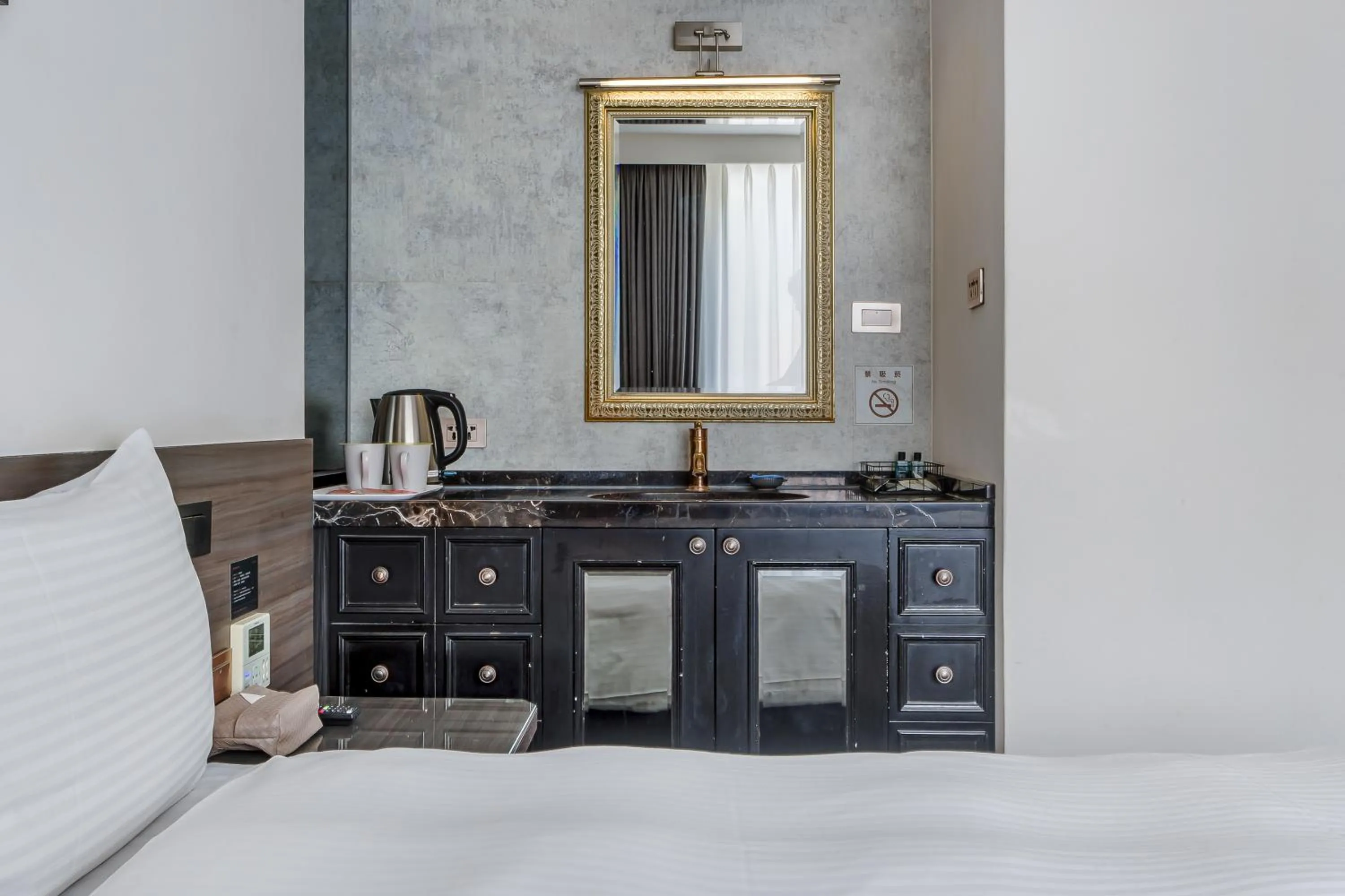 Photo of the whole room, Bed in Dream Mansion Hotel