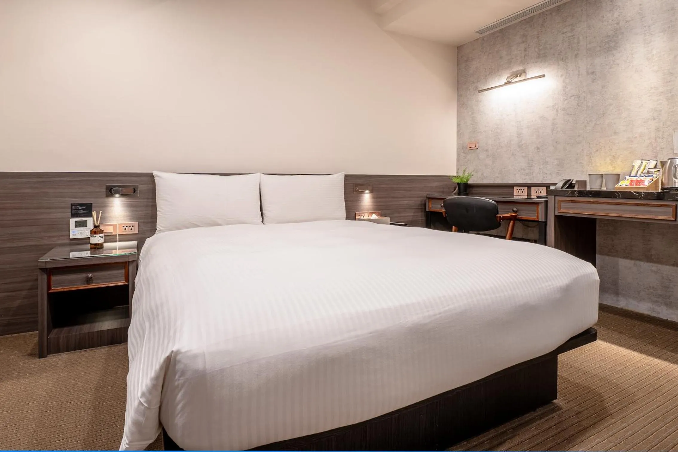 Photo of the whole room, Bed in Dream Mansion Hotel