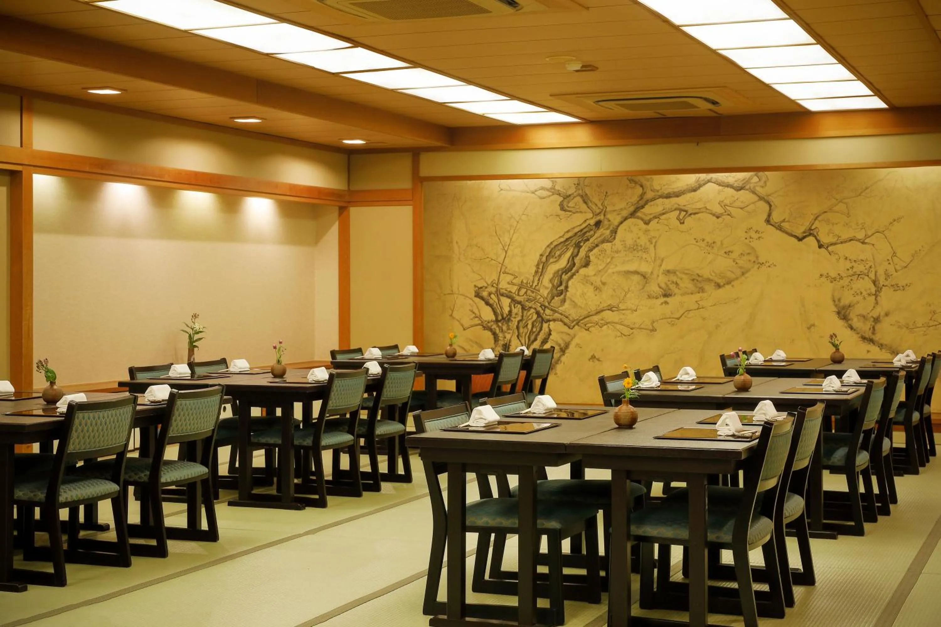 Restaurant/places to eat in Gion Ryokan Karaku