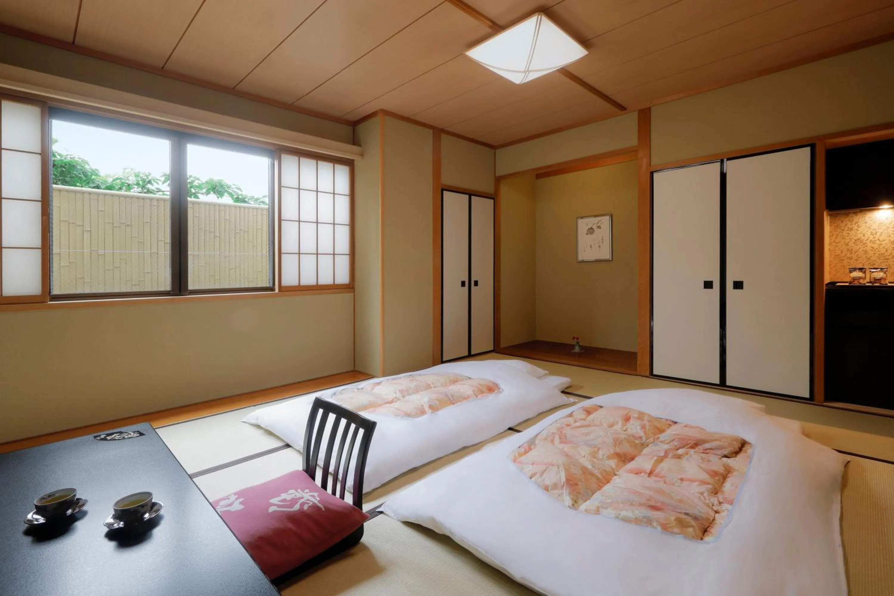 Photo of the whole room, Bed in Gion Ryokan Karaku