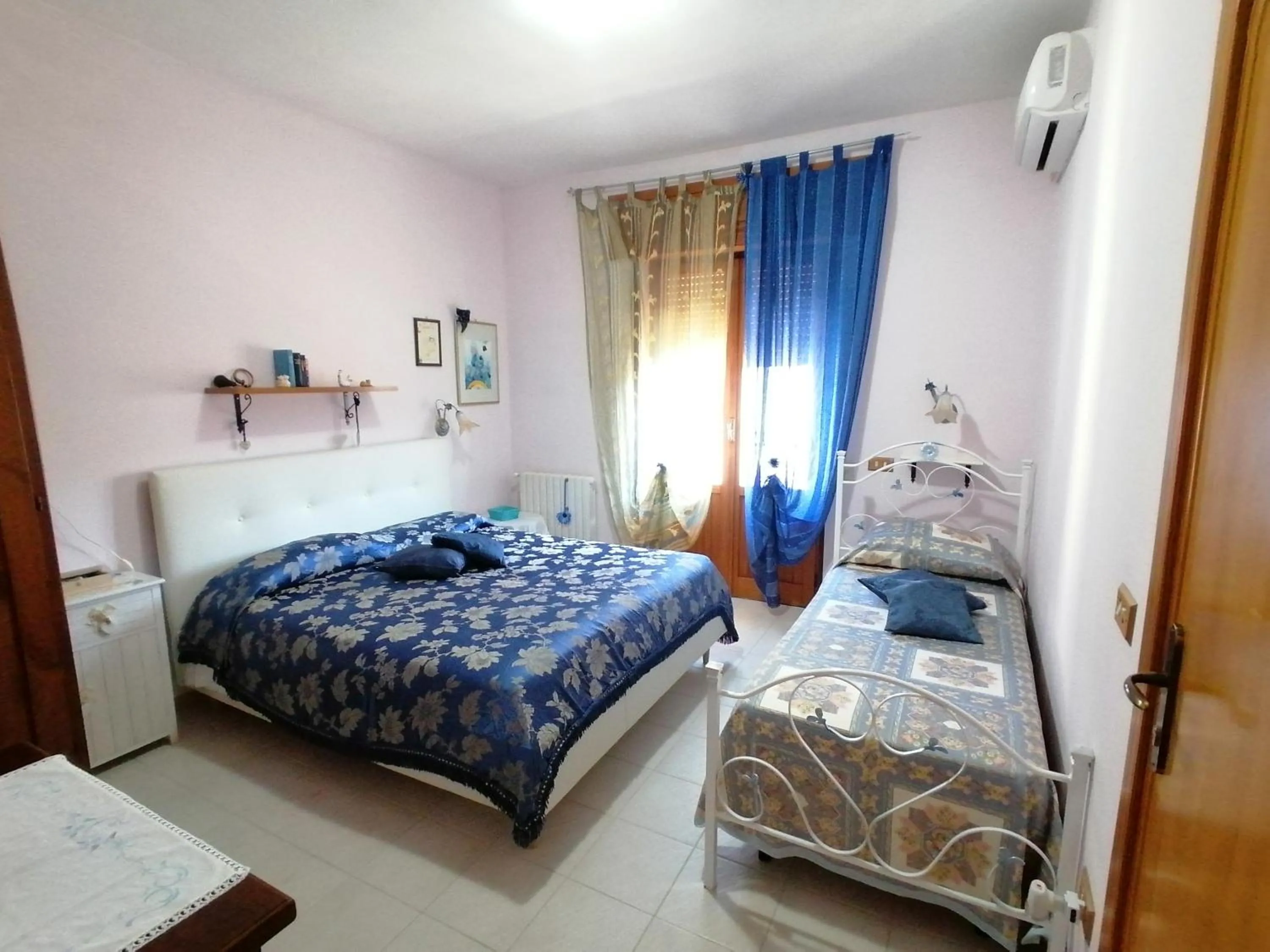 Bed in B&B Lo Smeraldo