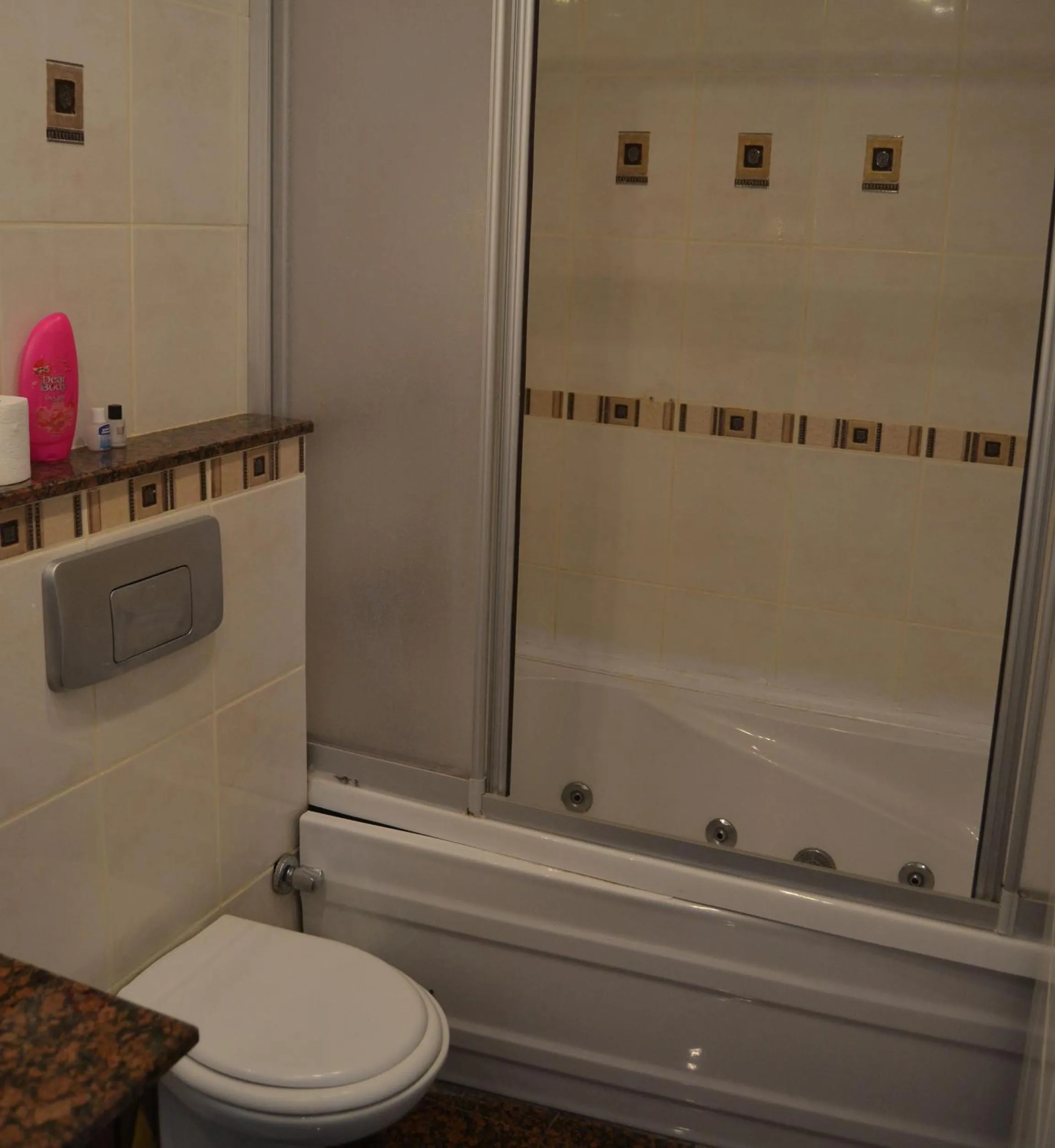 Bathroom in Hotel Deniz Eceabat