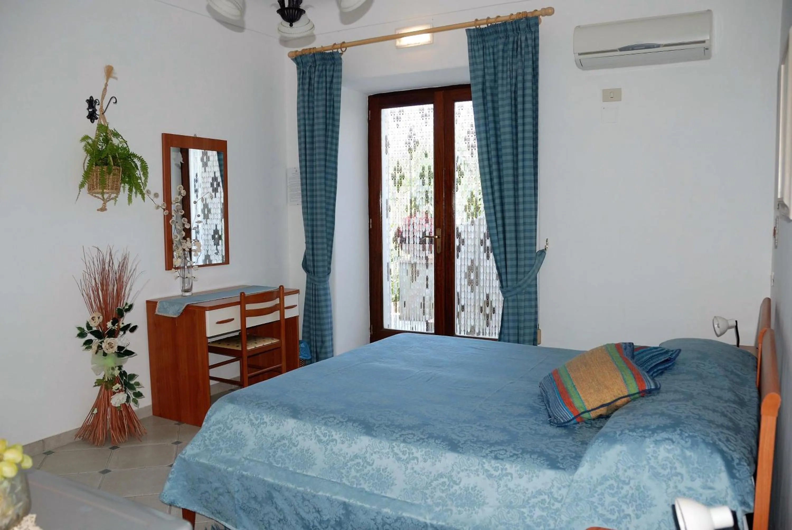 Bedroom, Bed in villa damecuta B&B