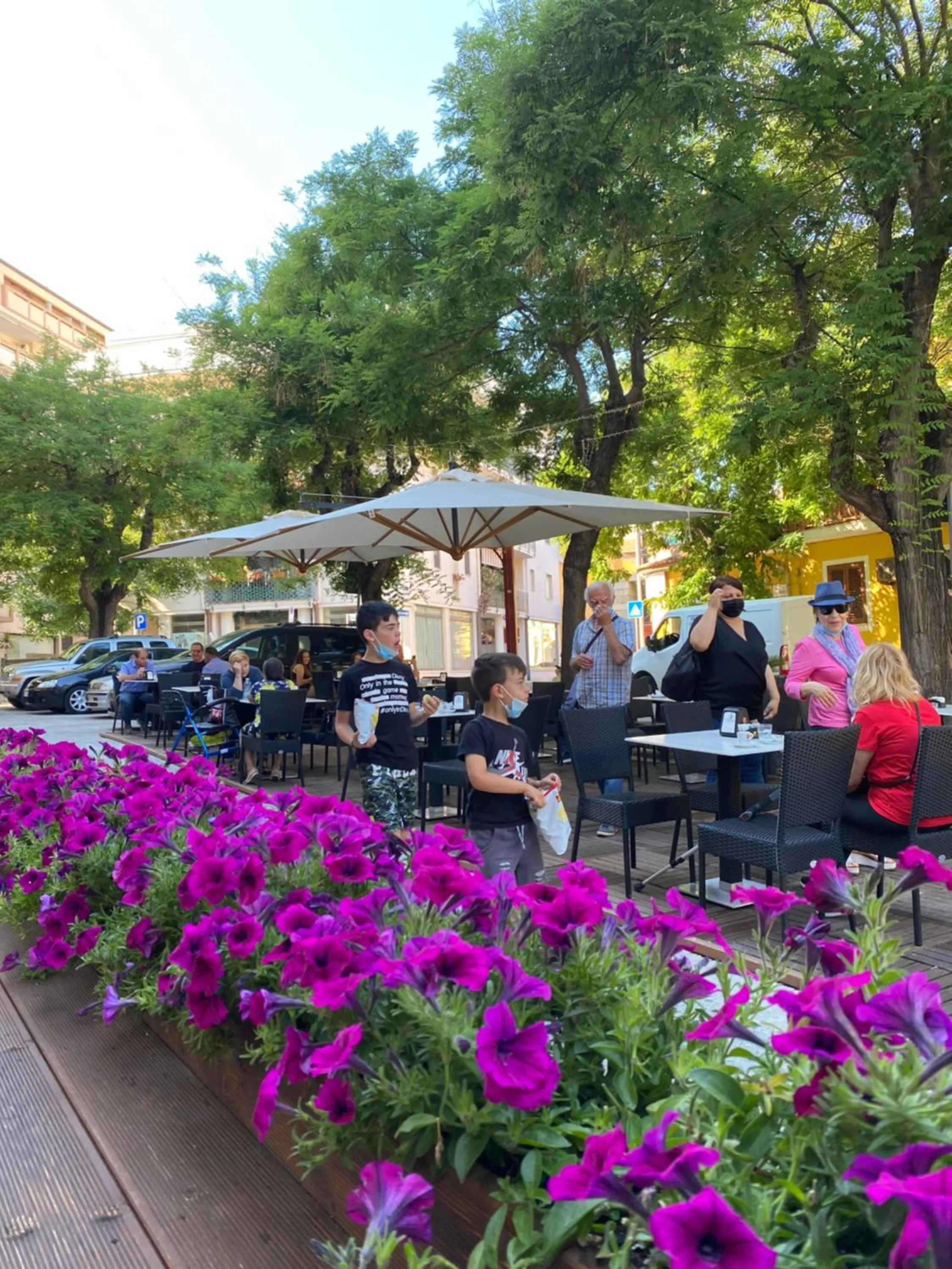 Restaurant/places to eat in Double B Maison De Charme