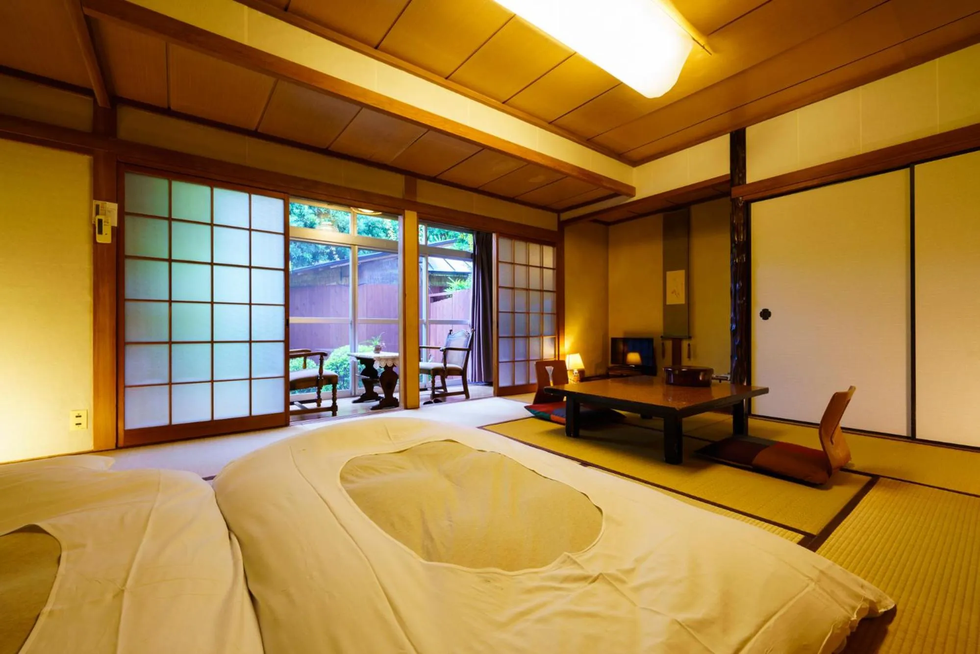 Photo of the whole room, Bed in Yamada Bessou くつろぎの温泉宿 山田別荘