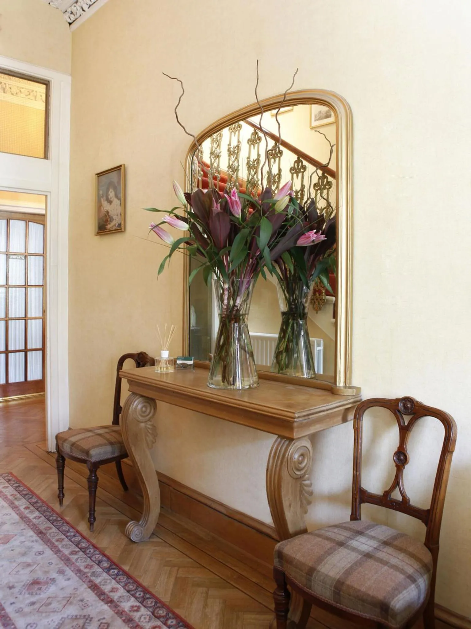 Facade/entrance in Abbotsford Guest House