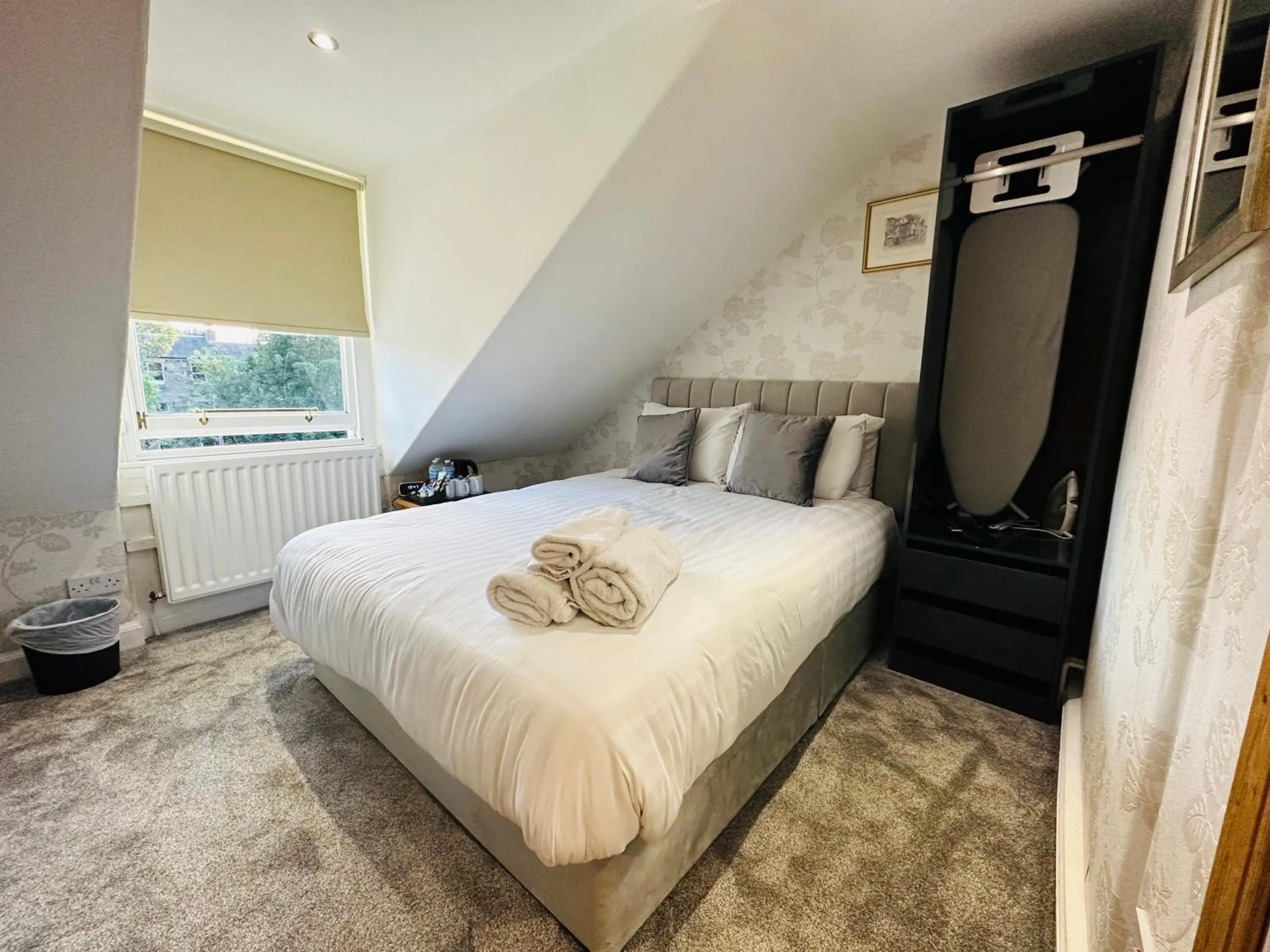 Bed in Abbotsford Guest House