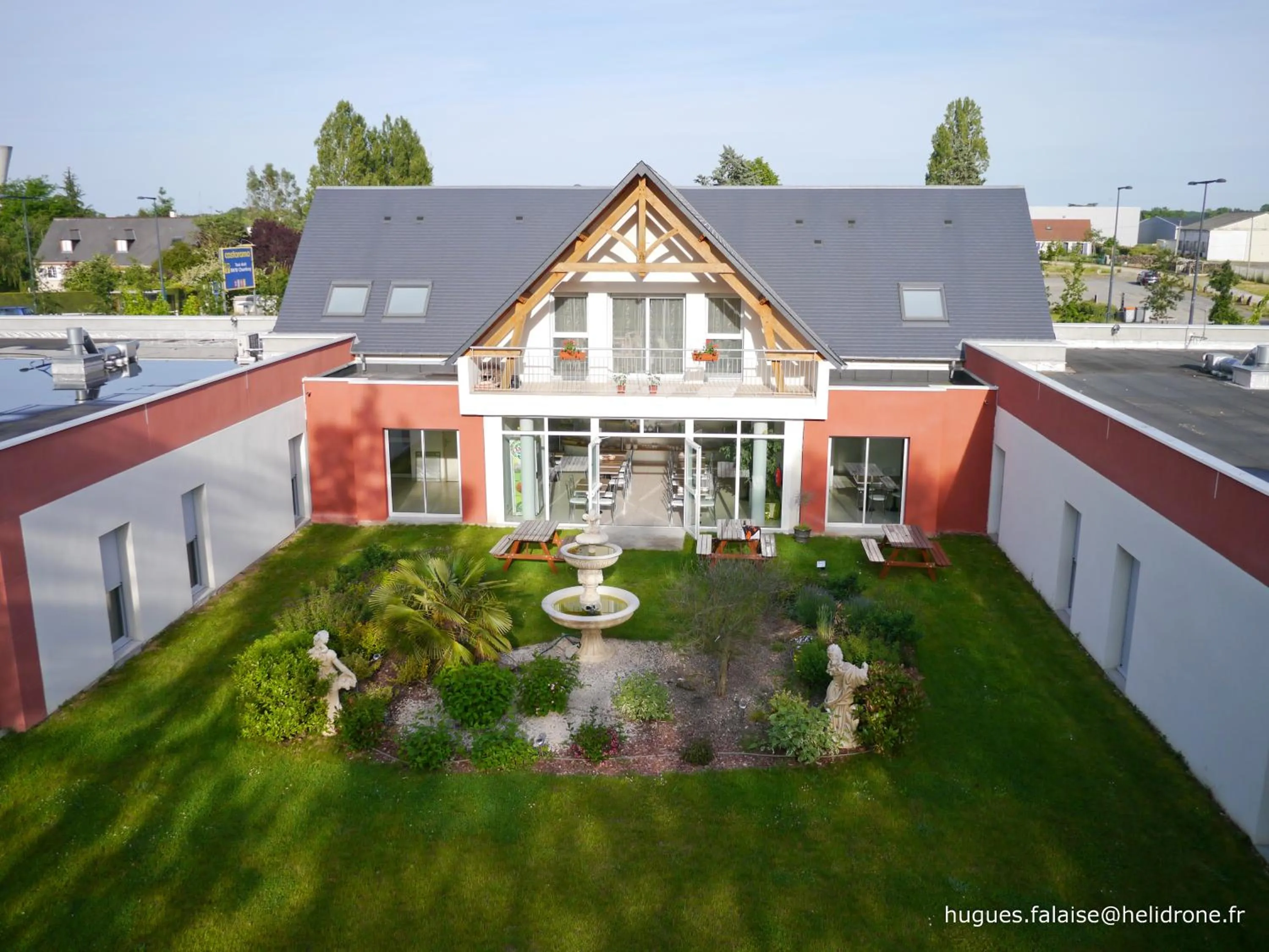 Bird's eye view in Hotel The Originals Tours Sud Pic Epeiche (ex Inter-Hotel)