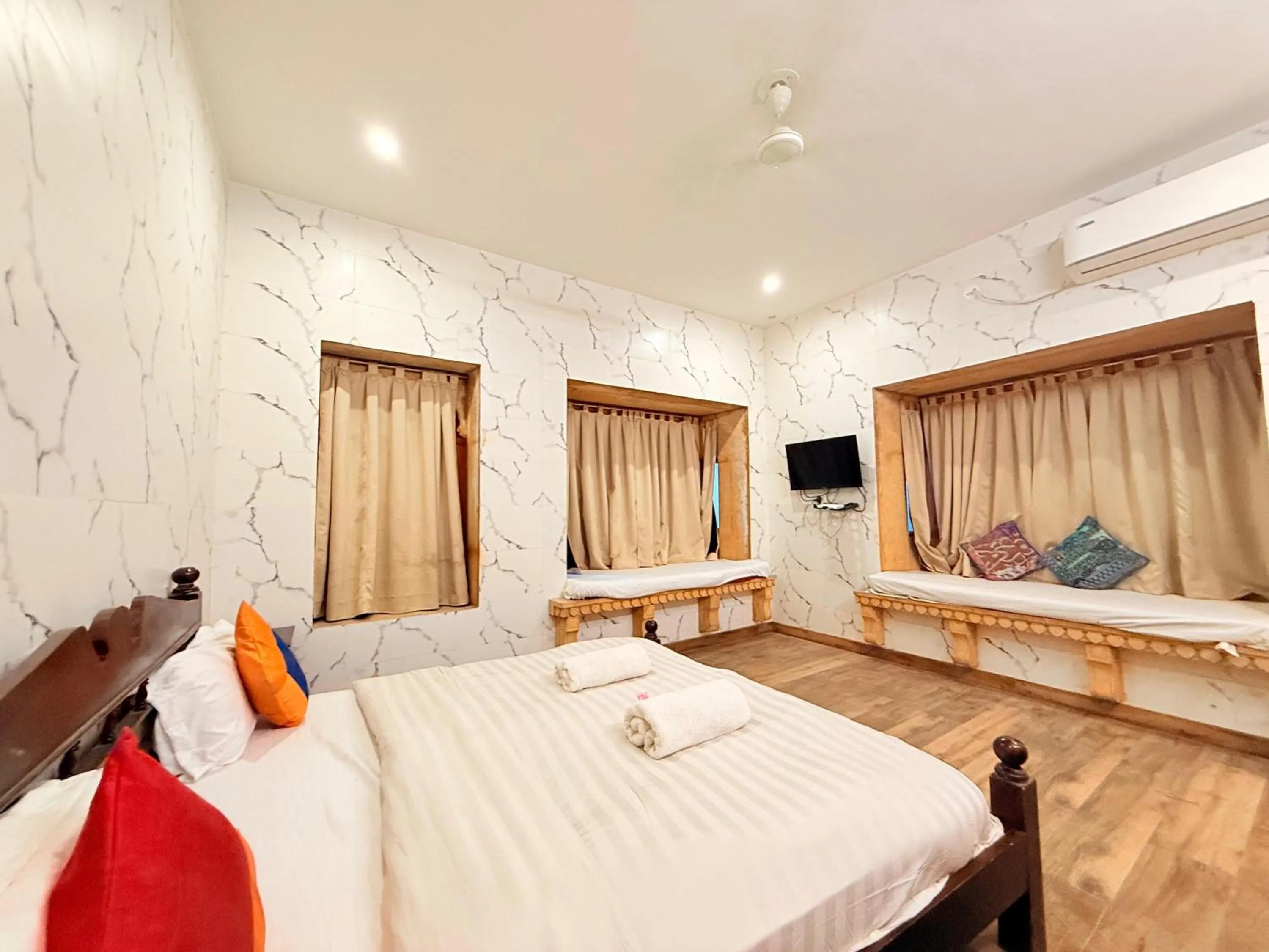 Bedroom, Bed in Wonbin Safari Jaisalmer