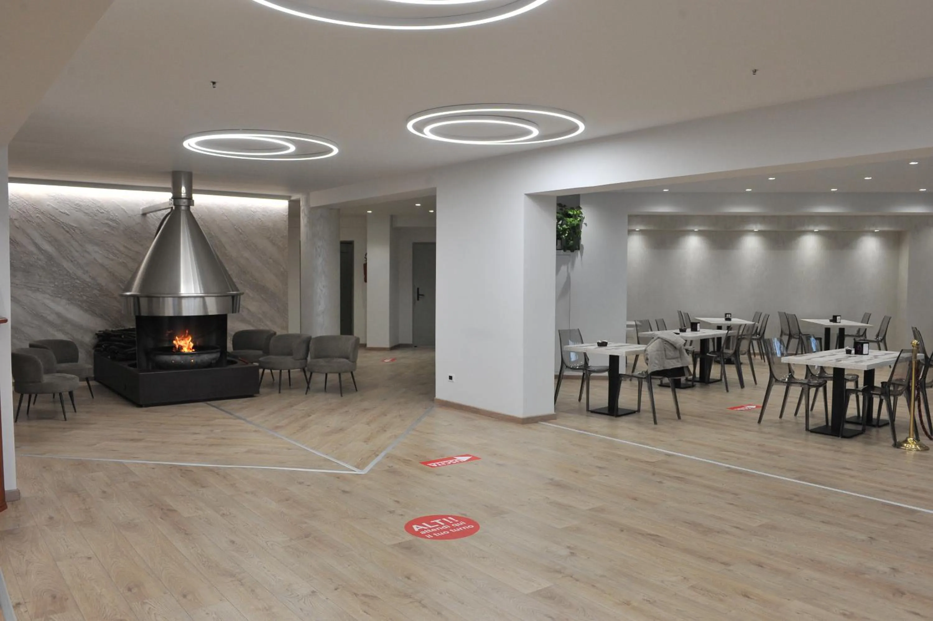 Lobby or reception in Hotel Theotokos