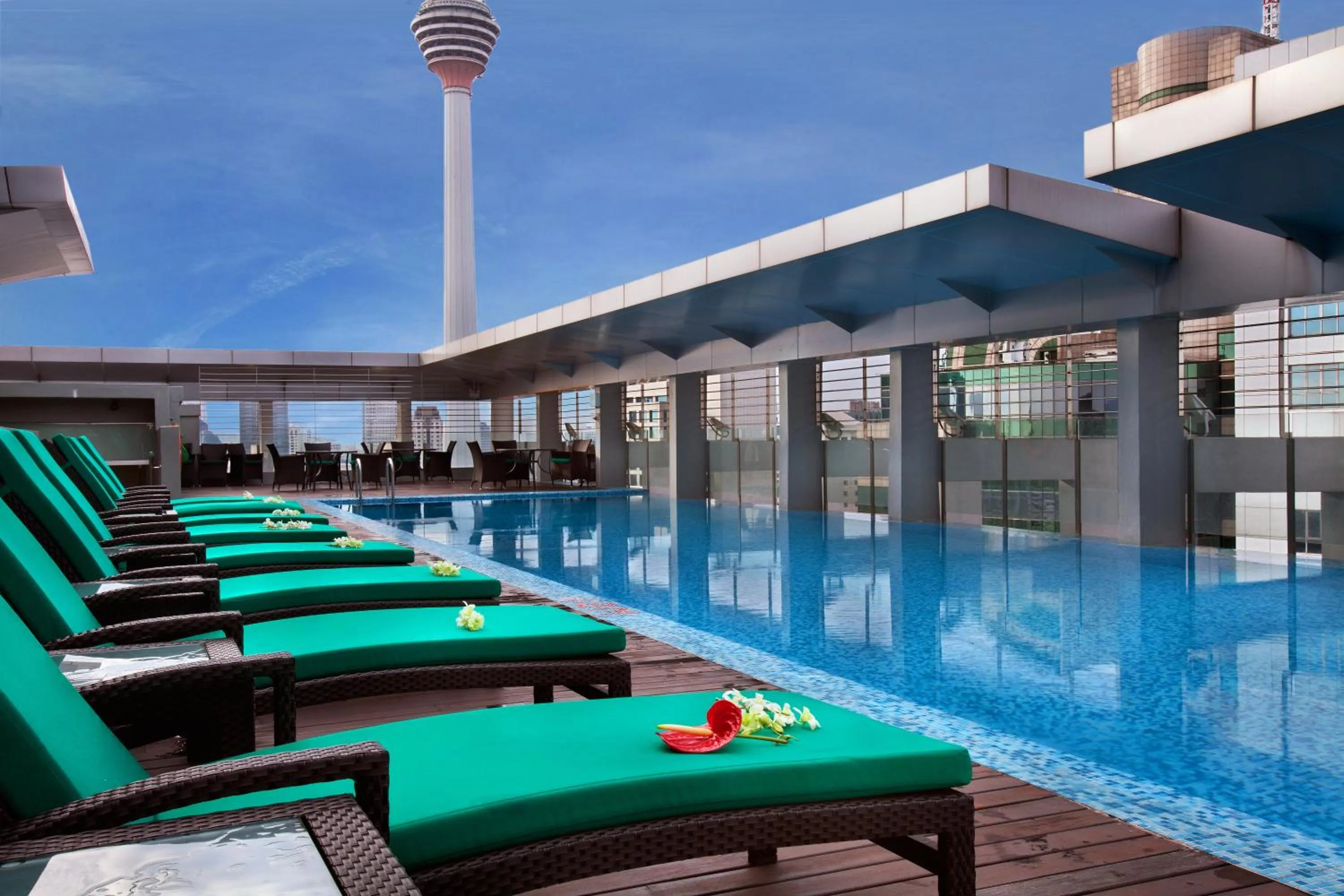Swimming pool in PARKROYAL Serviced Suites Kuala Lumpur