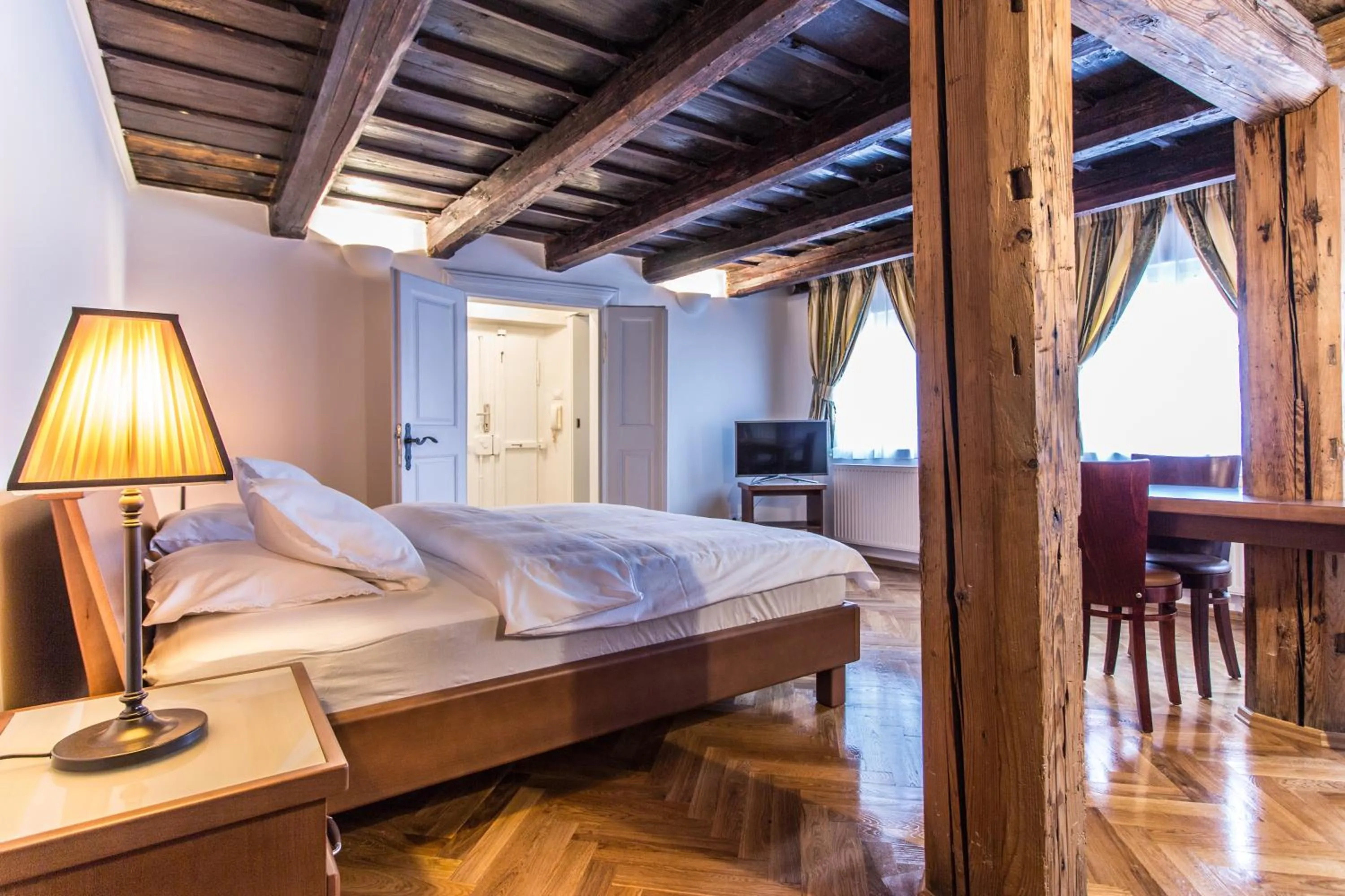 Bedroom, Bed in Residence Thunovska