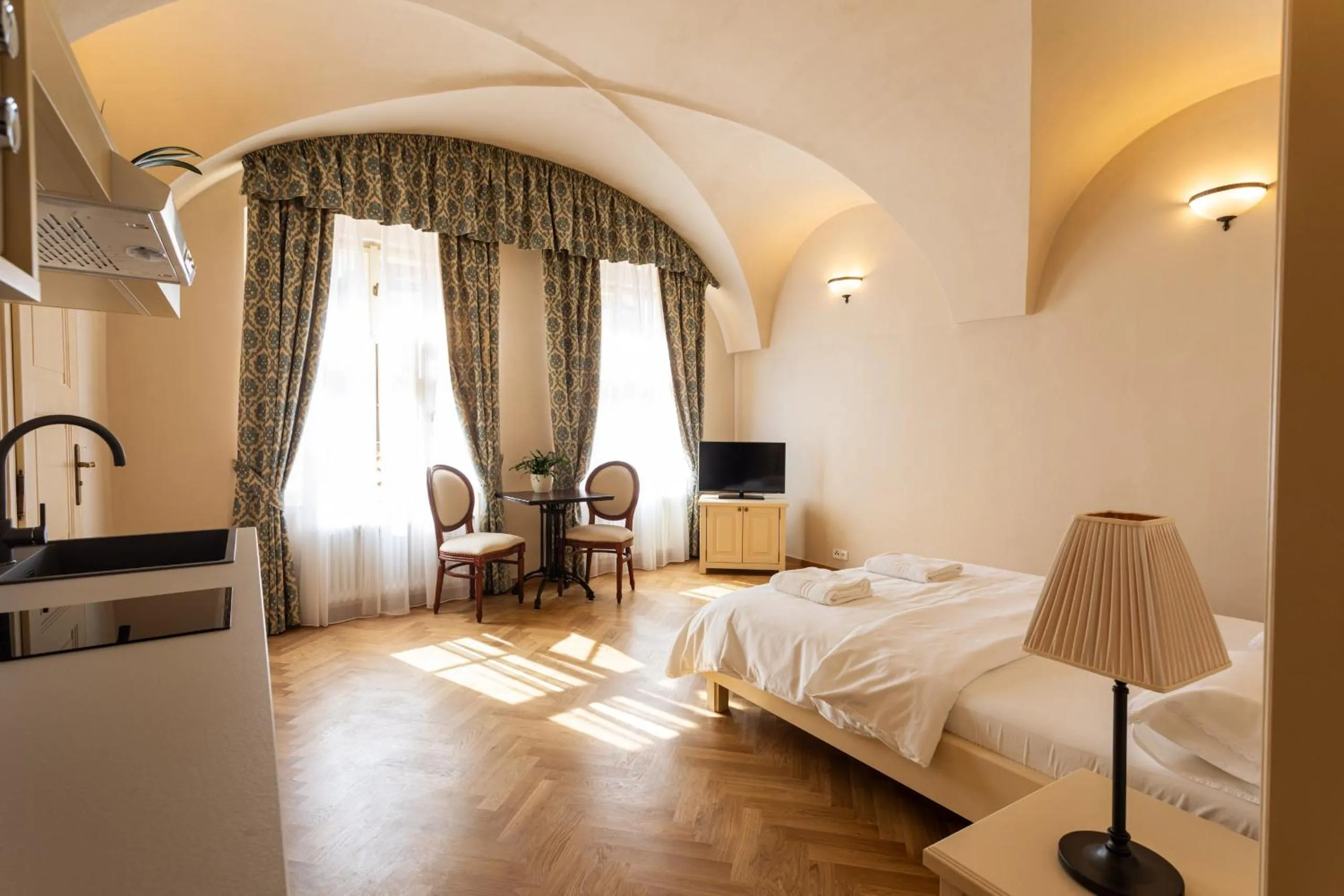 Bed in Residence Thunovska