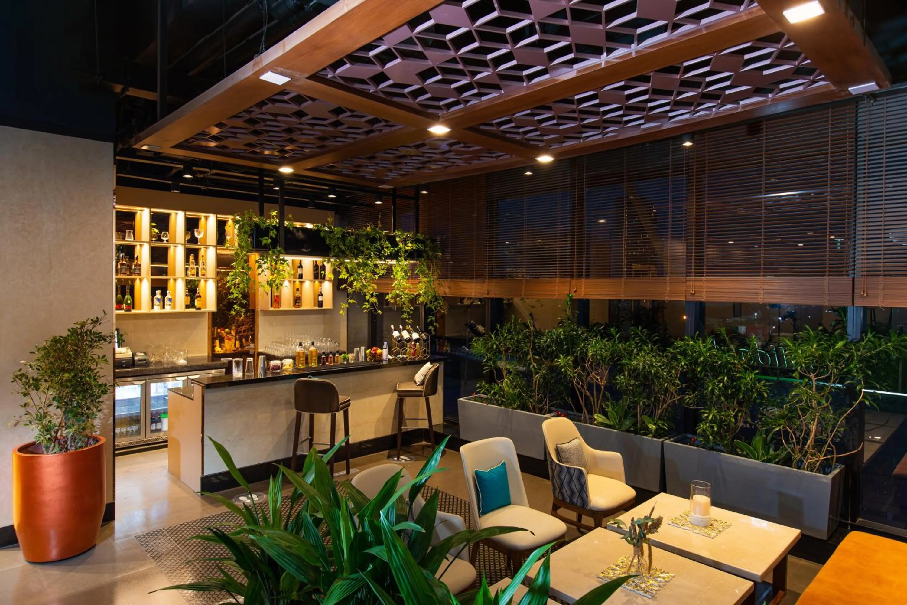 Restaurant/places to eat in Holiday Inn Bengaluru Racecourse by IHG