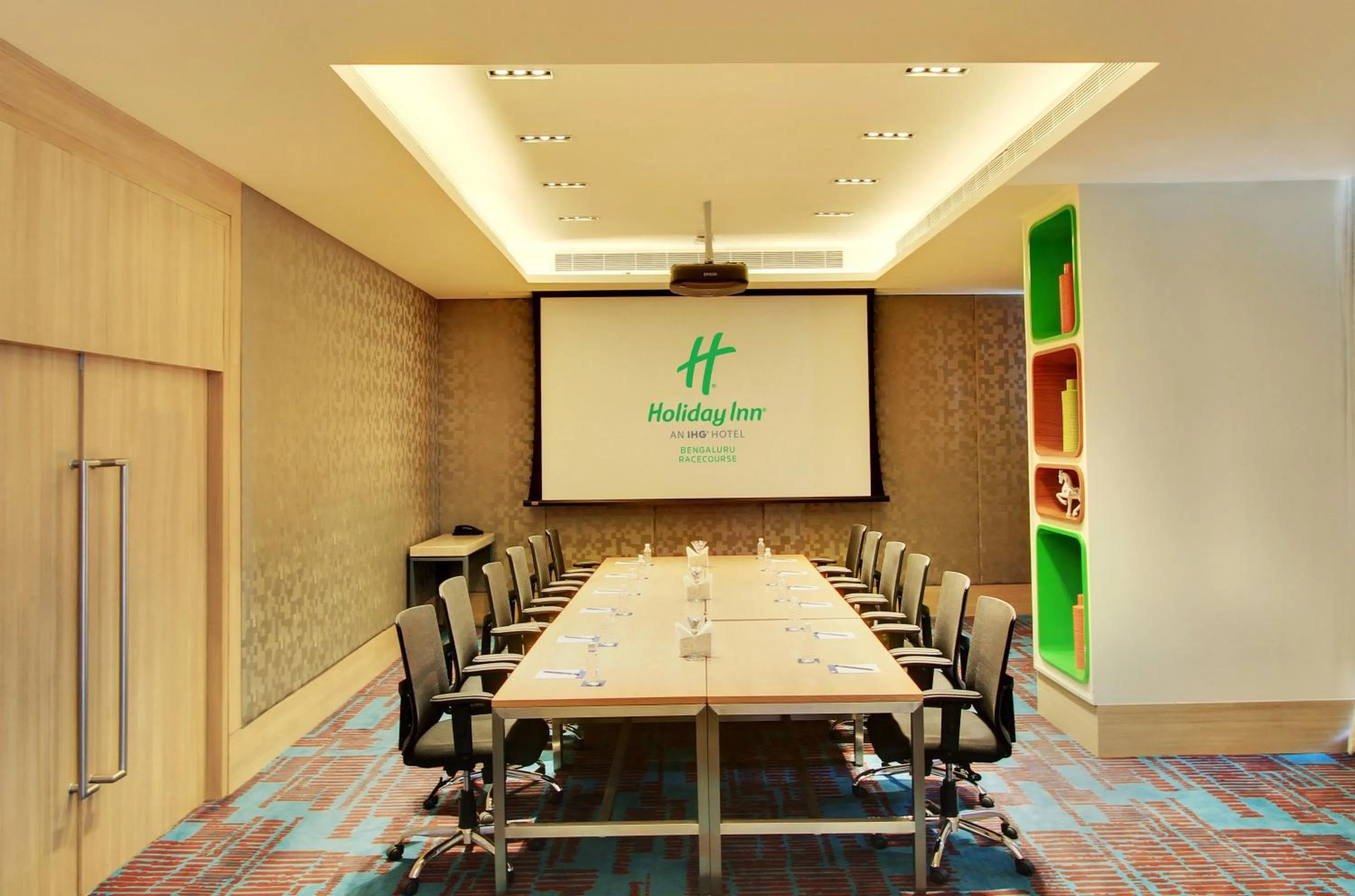 Meeting/conference room in Holiday Inn Bengaluru Racecourse by IHG