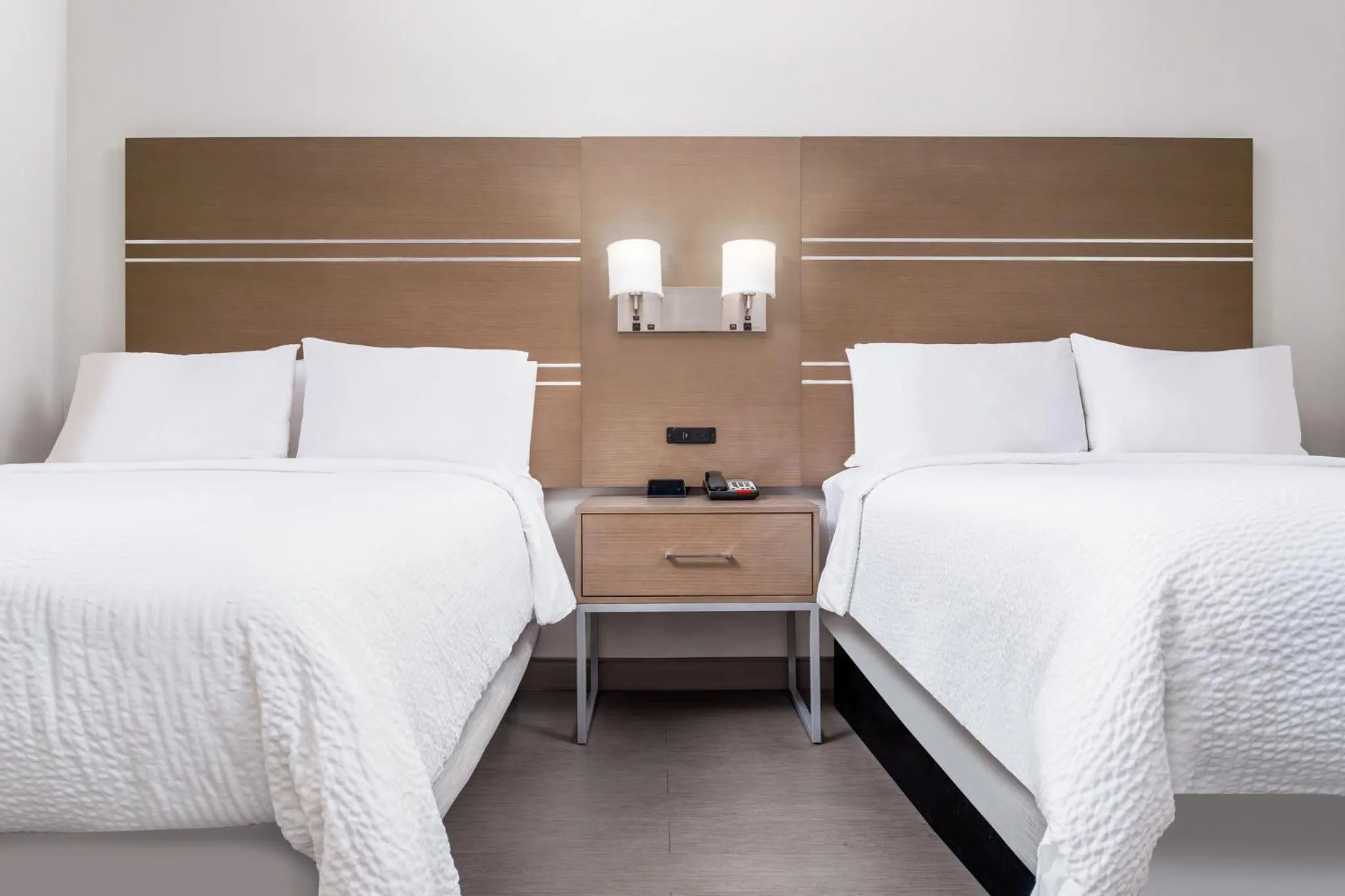 Photo of the whole room, Bed in Holiday Inn Express & Suites Memphis Arpt Elvis Presley Blv by IHG