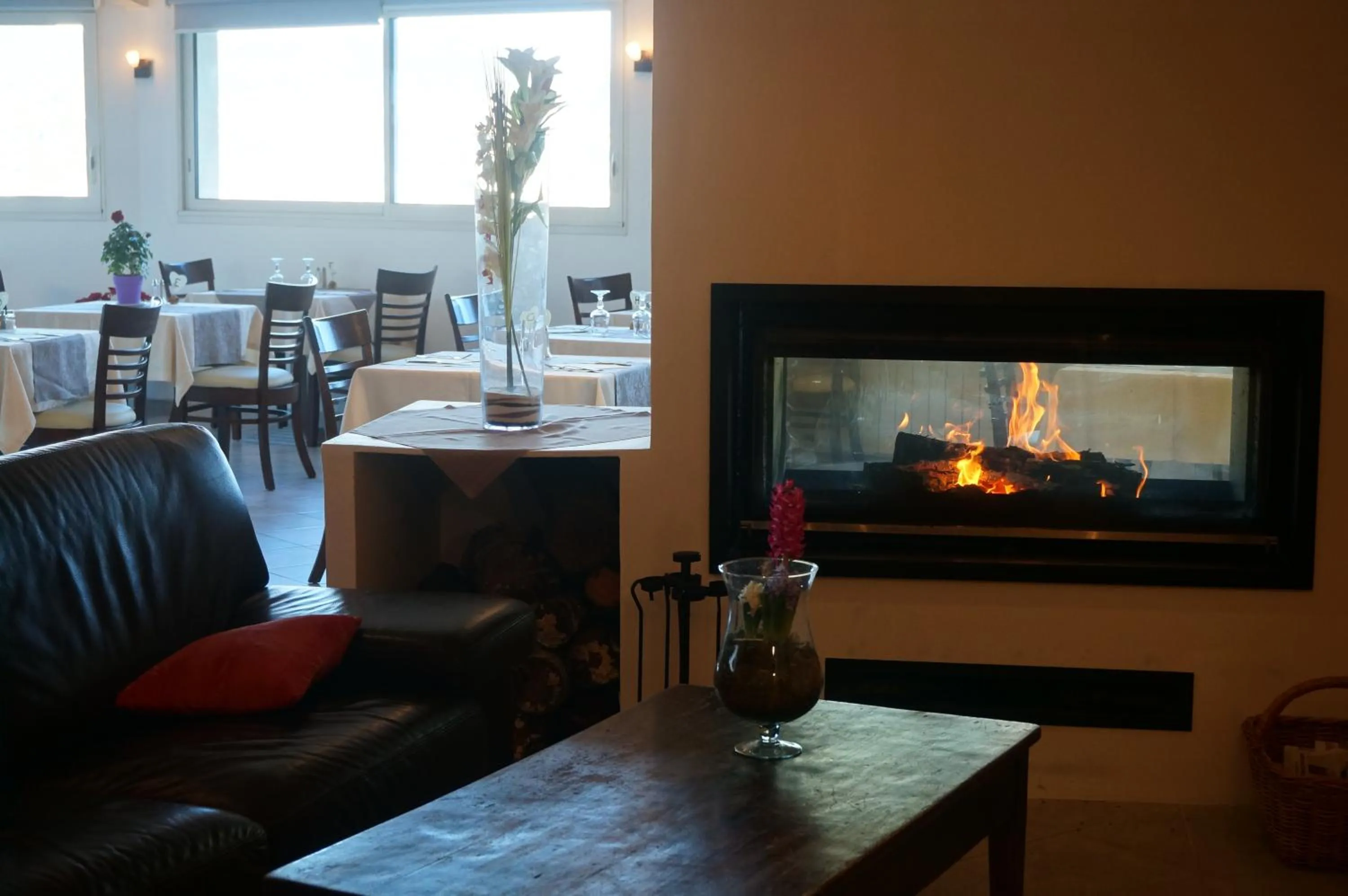 Restaurant/places to eat in Logis Hotel Le Col De L'ange