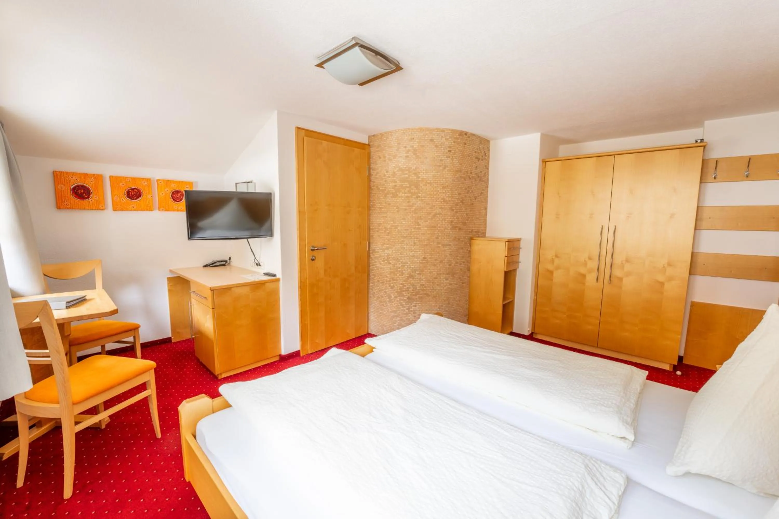 Photo of the whole room, Bed in Hotel Garni Krumbach