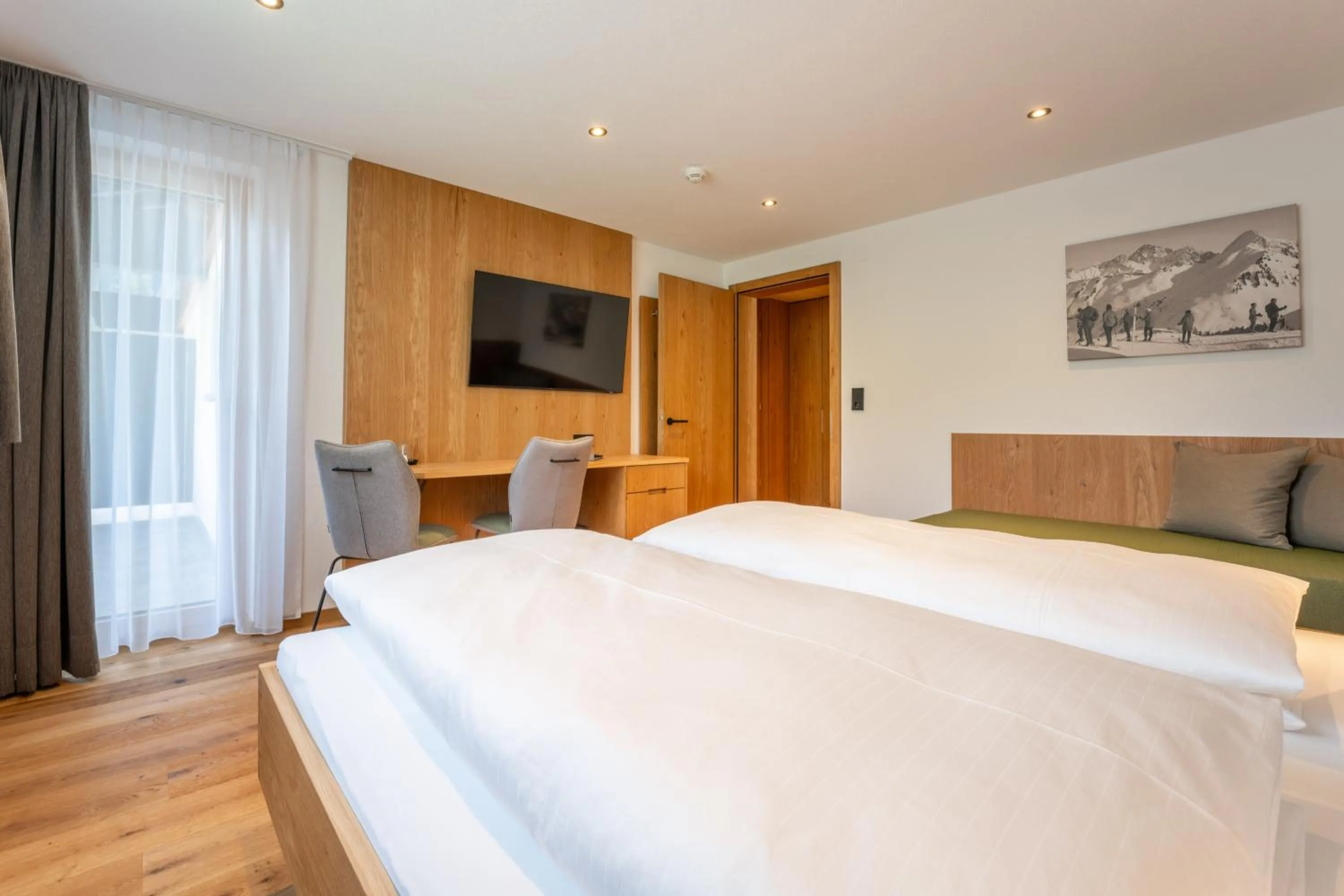 Photo of the whole room, Bed in Hotel Garni Krumbach