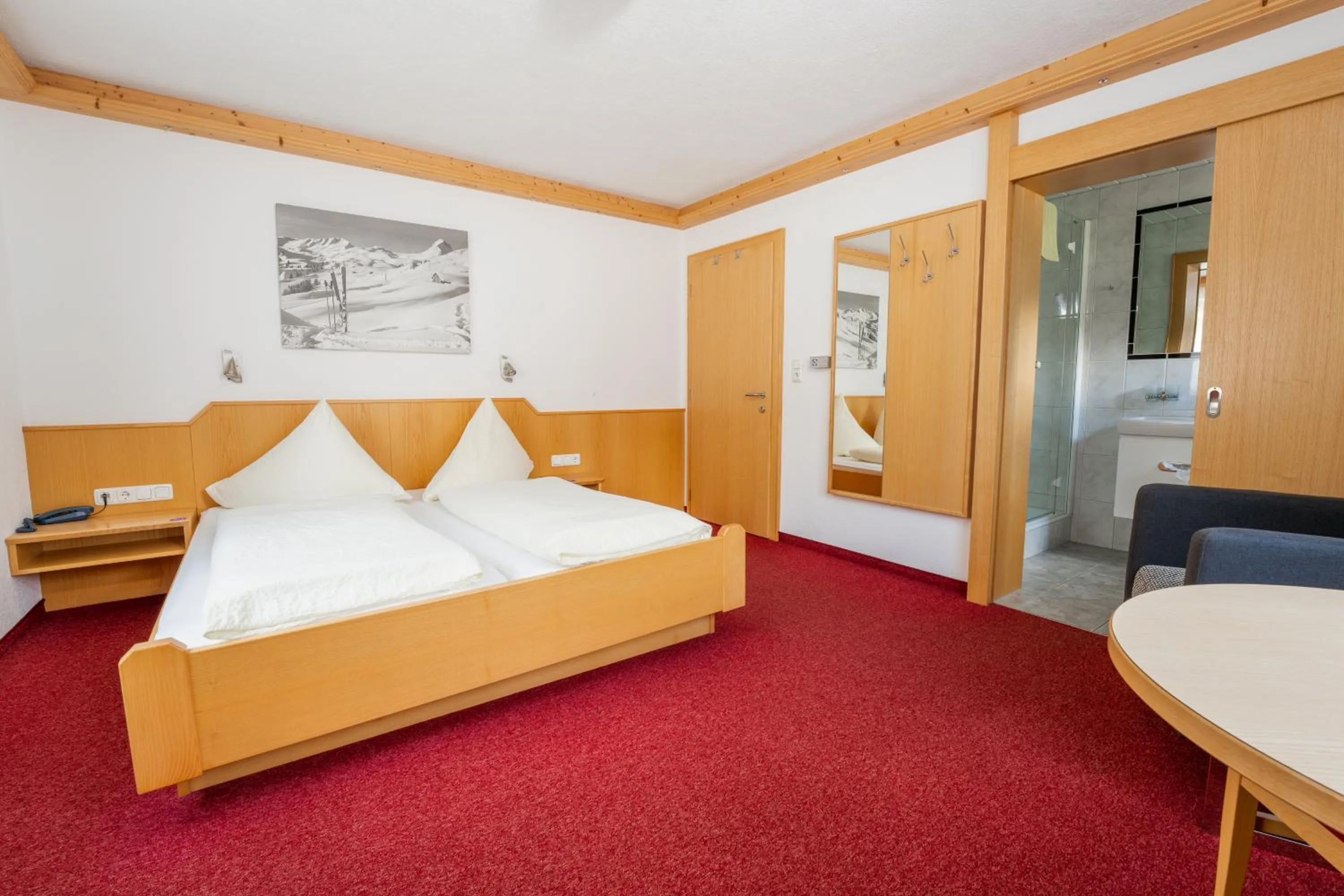 Photo of the whole room, Bed in Hotel Garni Krumbach