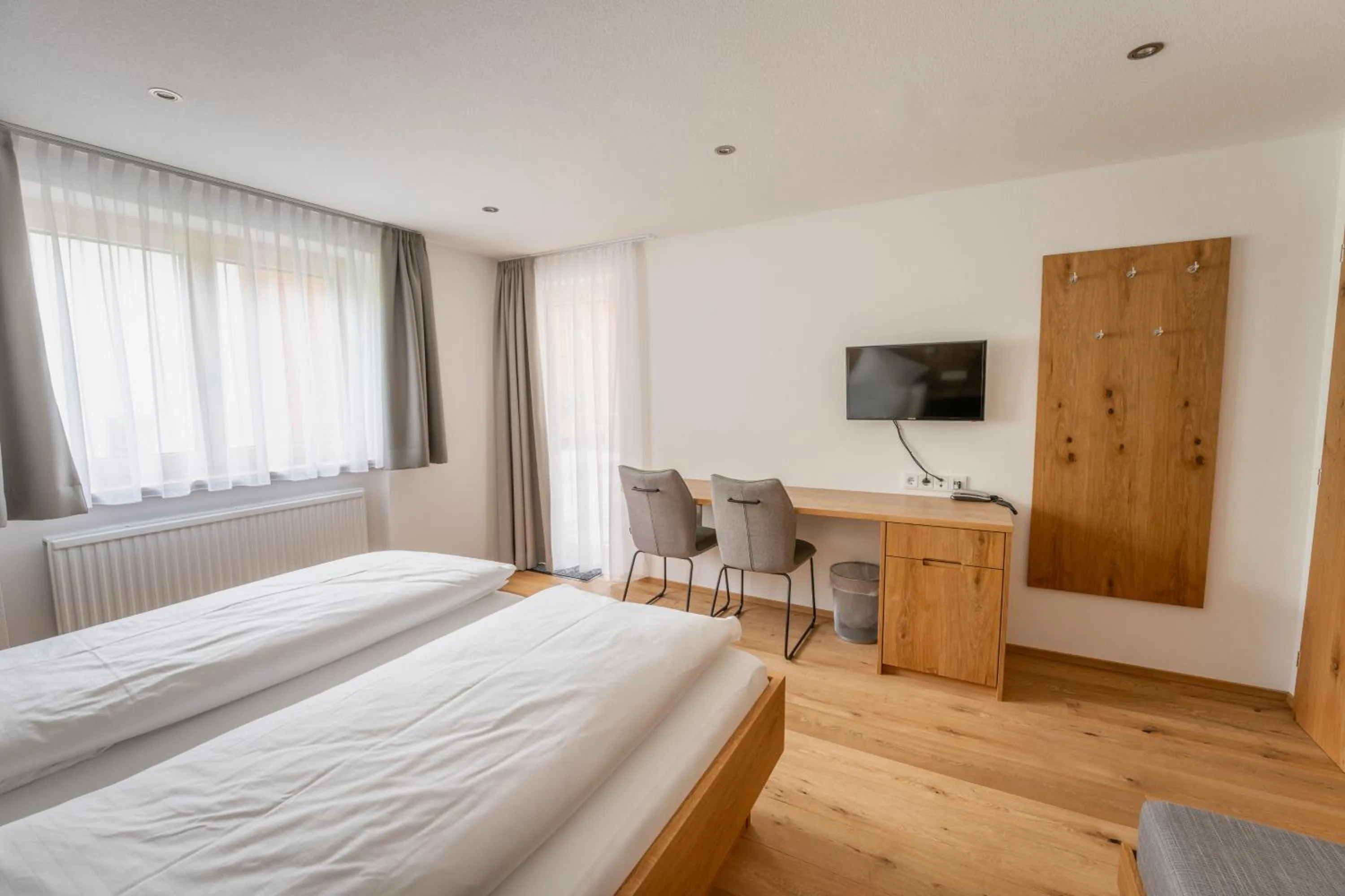 Photo of the whole room, Bed in Hotel Garni Krumbach