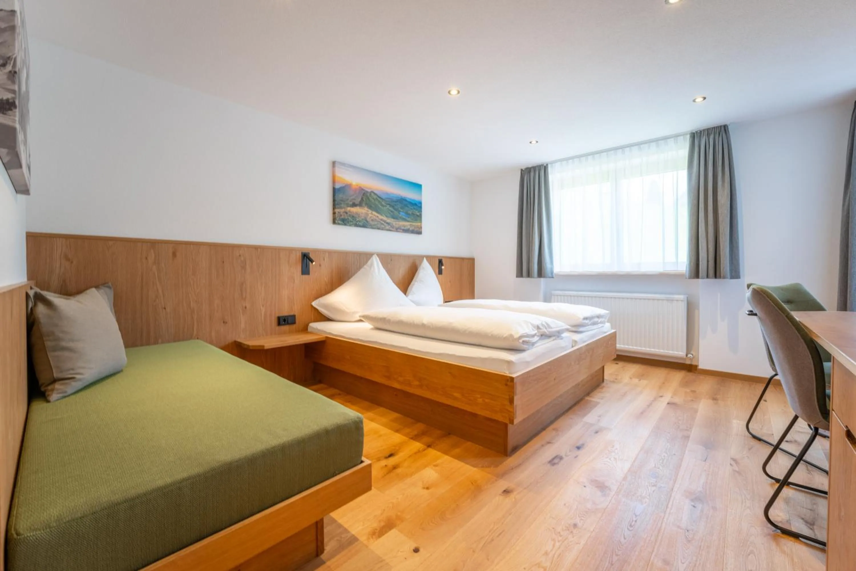 Bedroom, Bed in Hotel Garni Krumbach