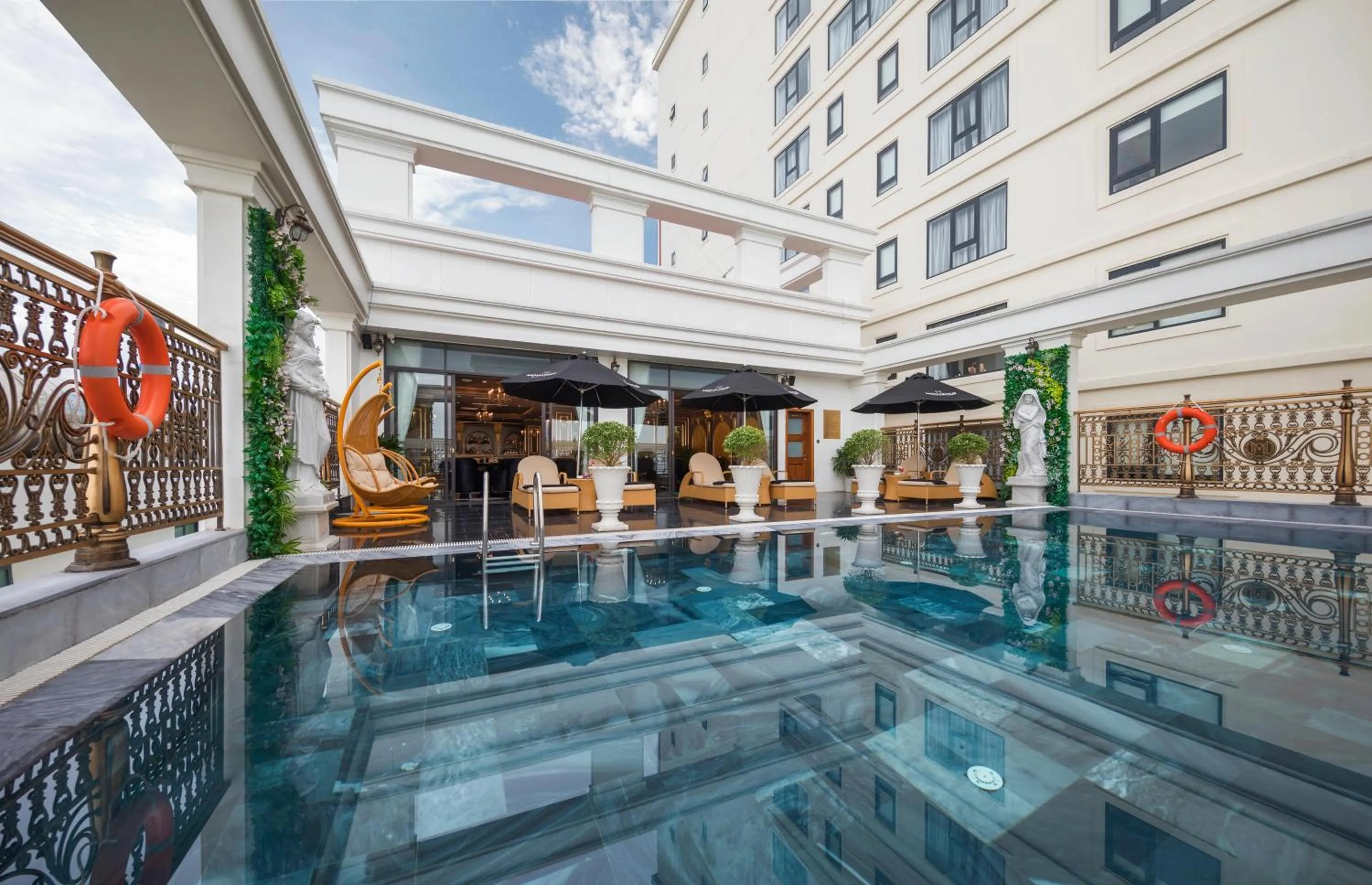 Swimming pool in Monarque Hotel Danang