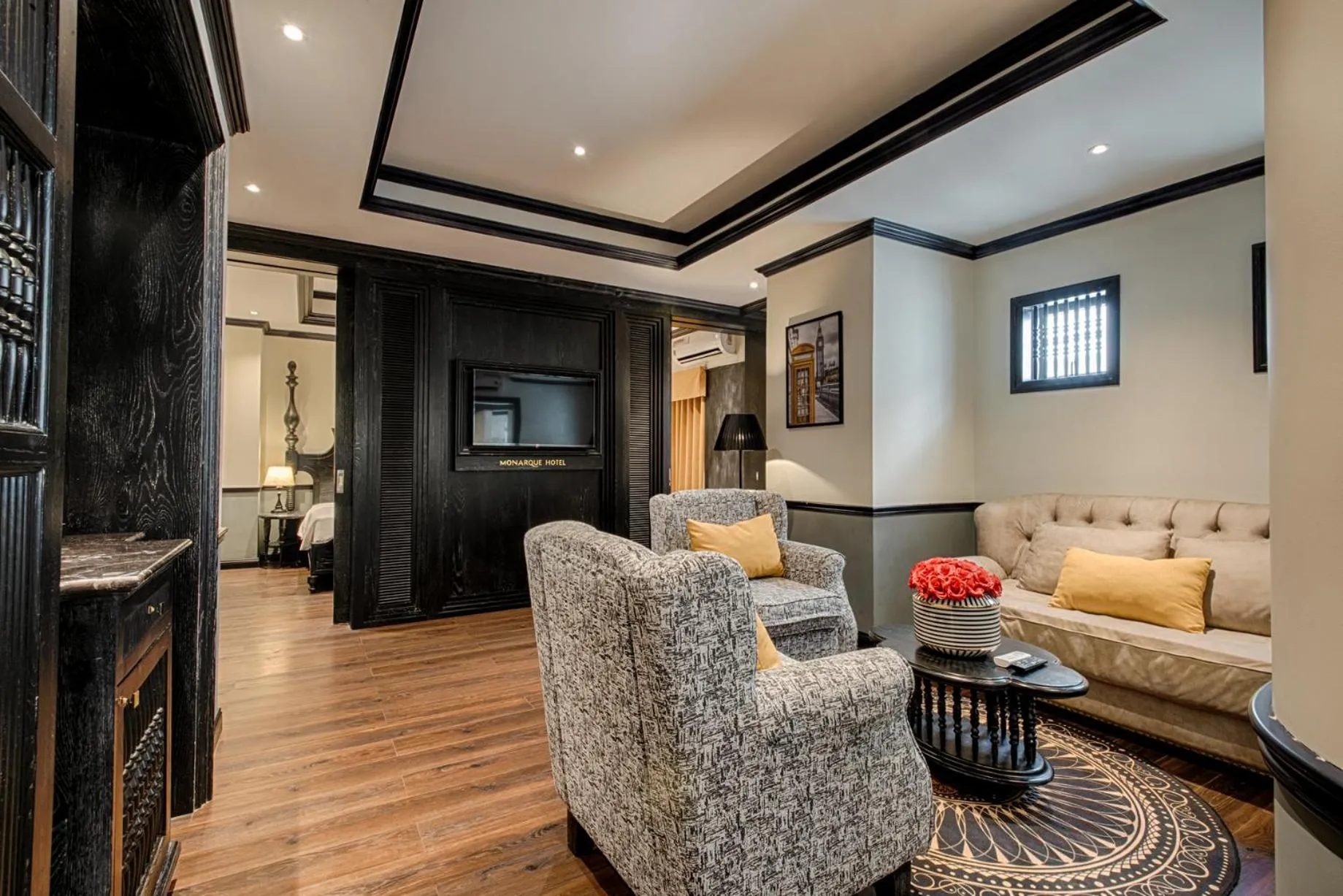 TV and multimedia in Monarque Hotel Danang