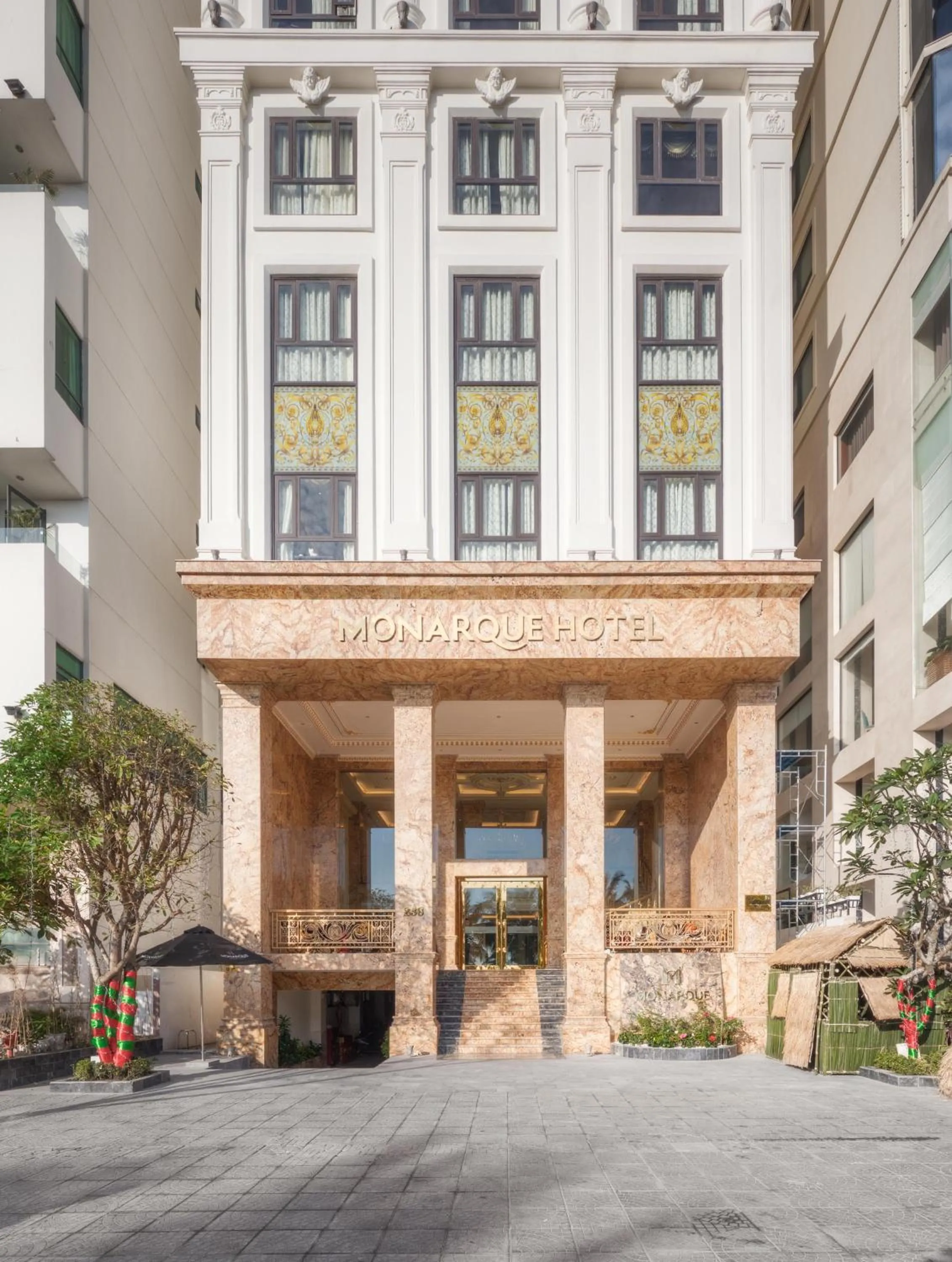 Facade/entrance in Monarque Hotel Danang