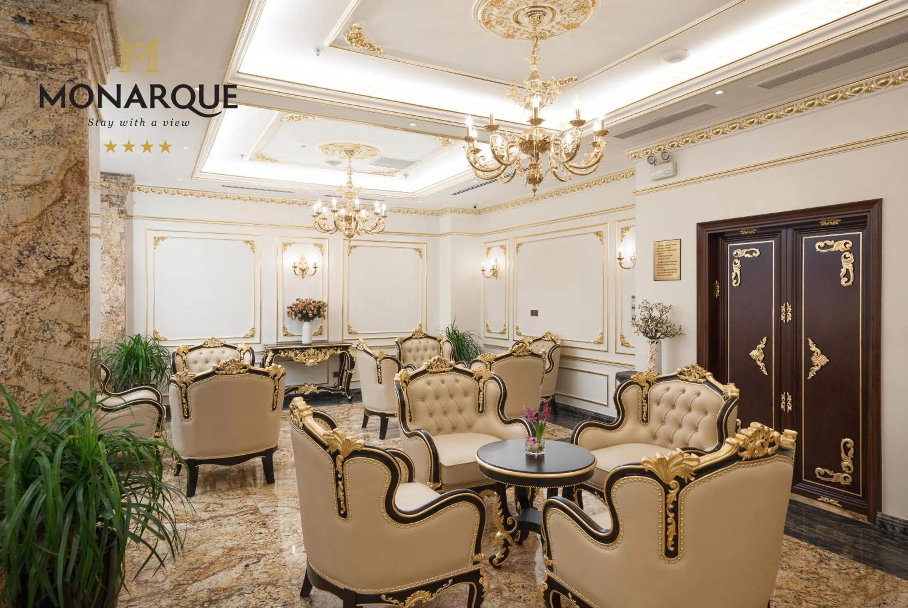 Lounge or bar in Monarque Hotel Danang