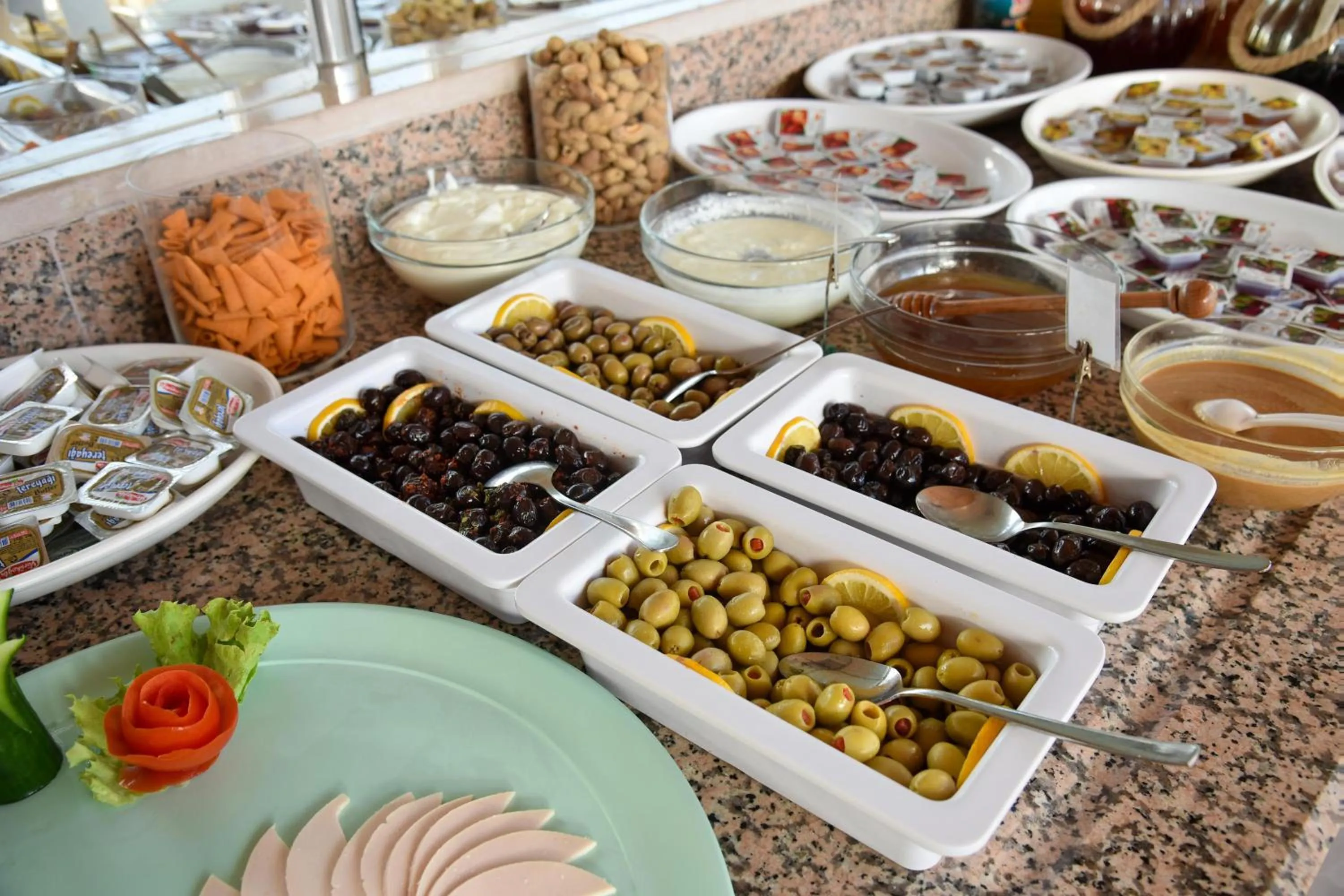 Food and drinks in Belcehan Hotel