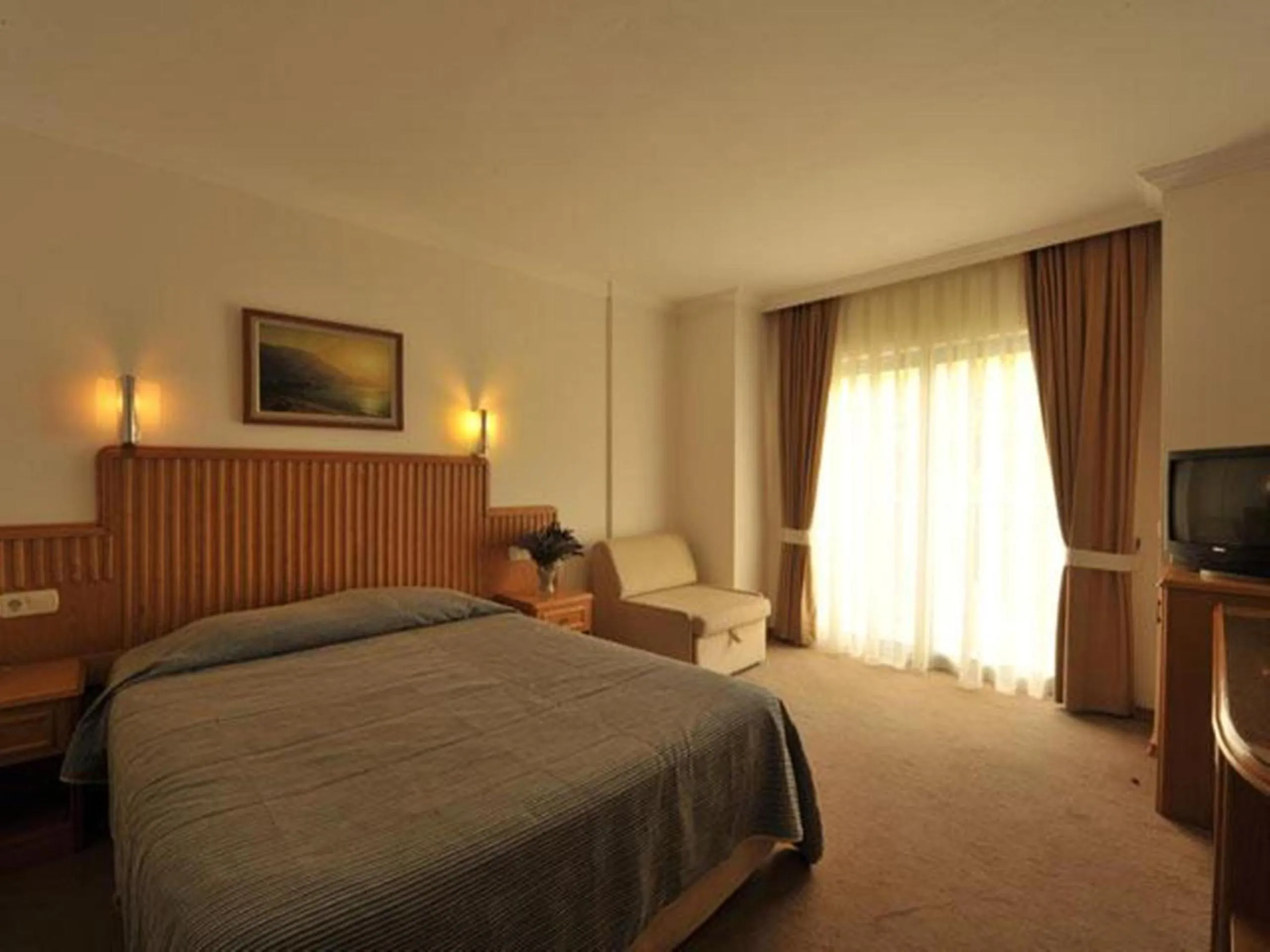Photo of the whole room, Bed in Belcehan Hotel