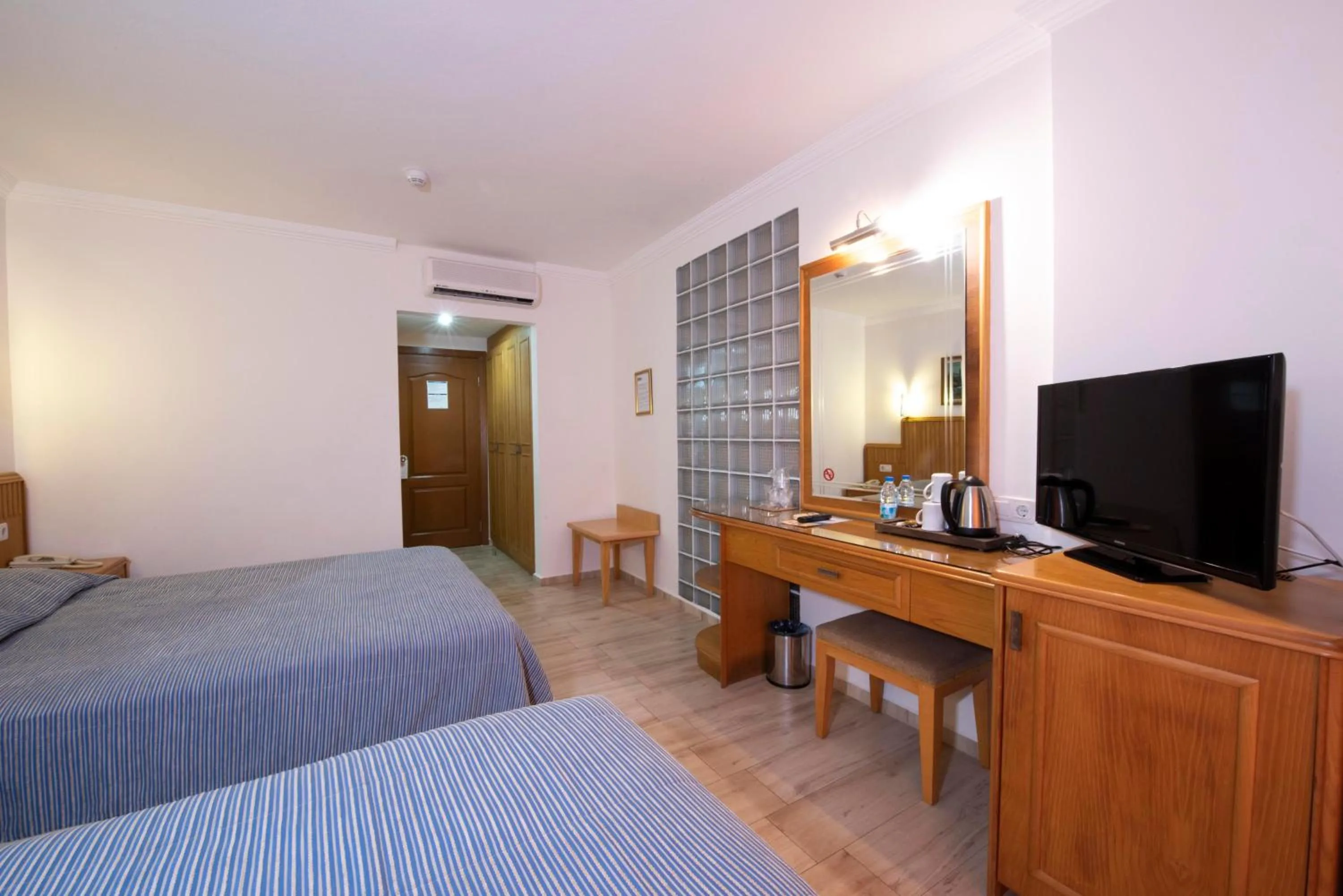 Photo of the whole room, Bed in Belcehan Hotel