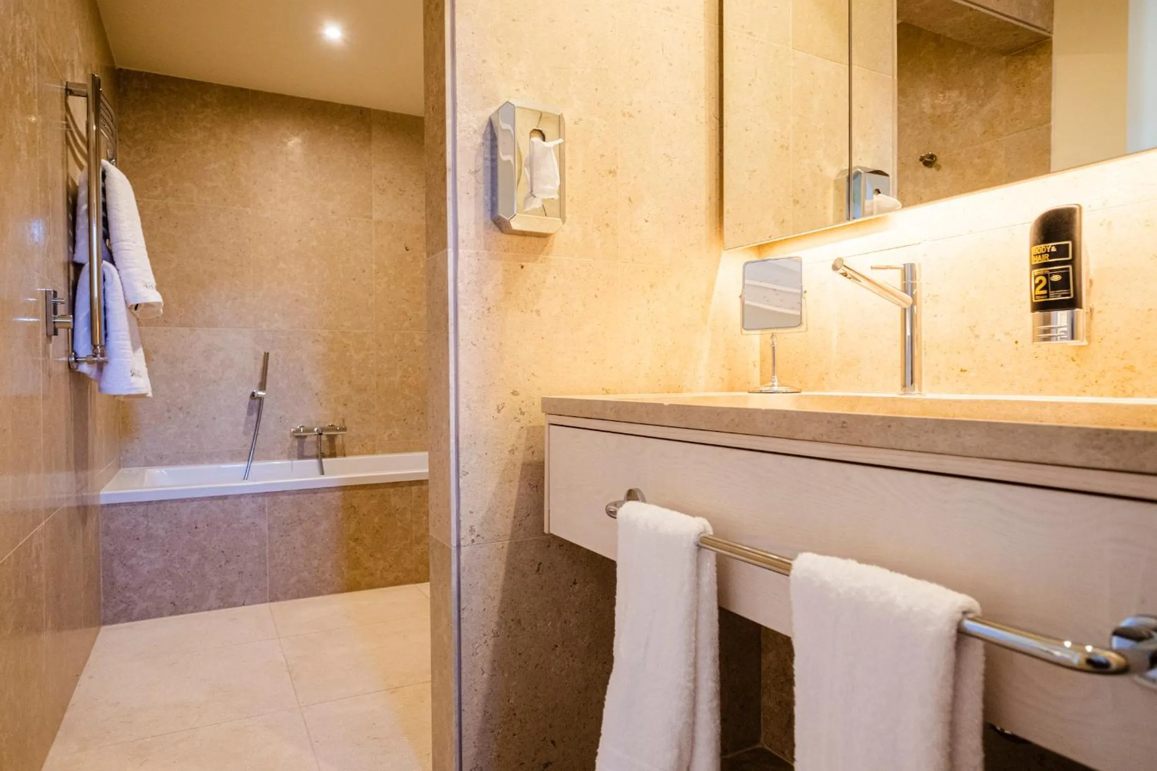 Bathroom in Hotel Sa Franquesa Nova