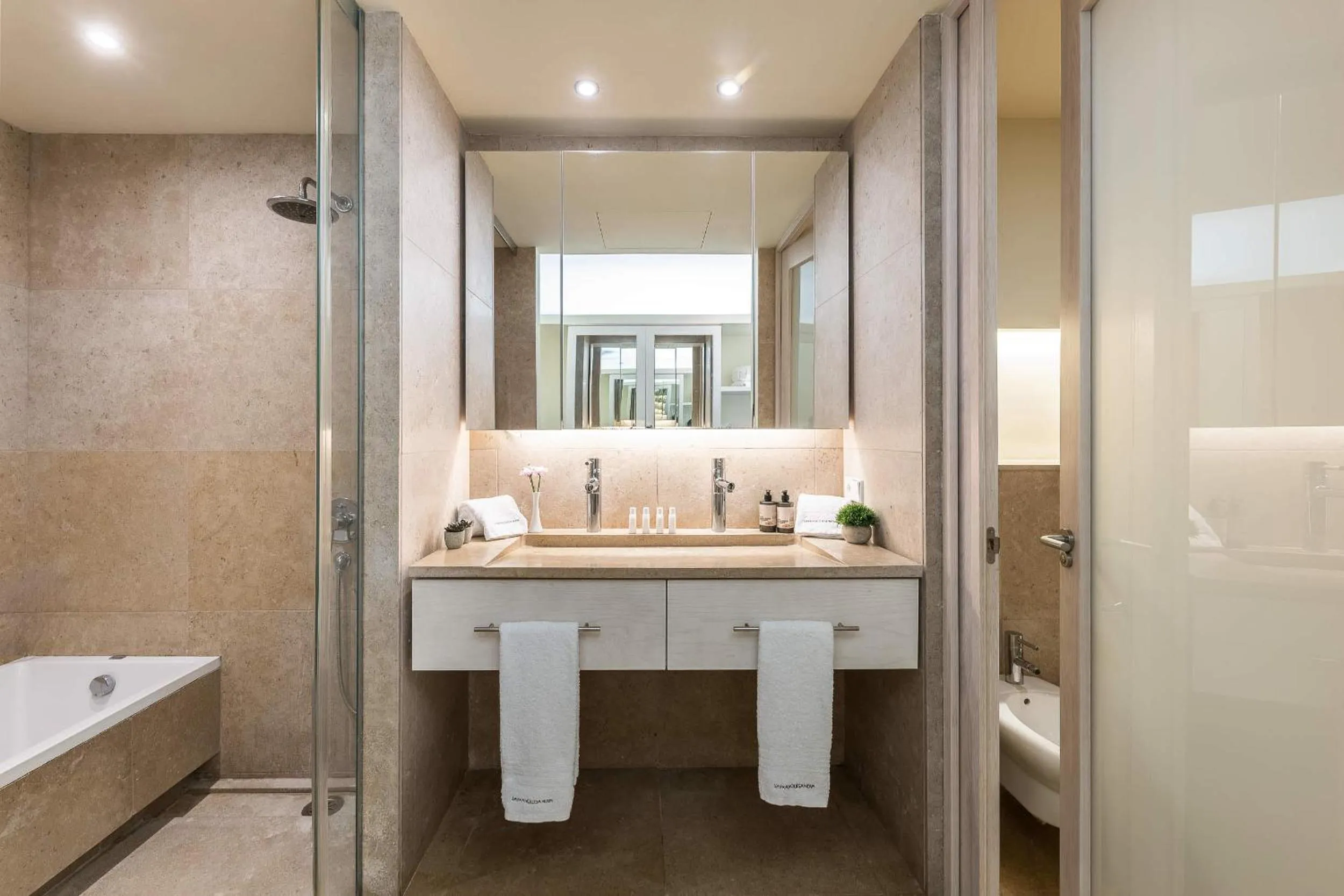 Bathroom in Hotel Sa Franquesa Nova