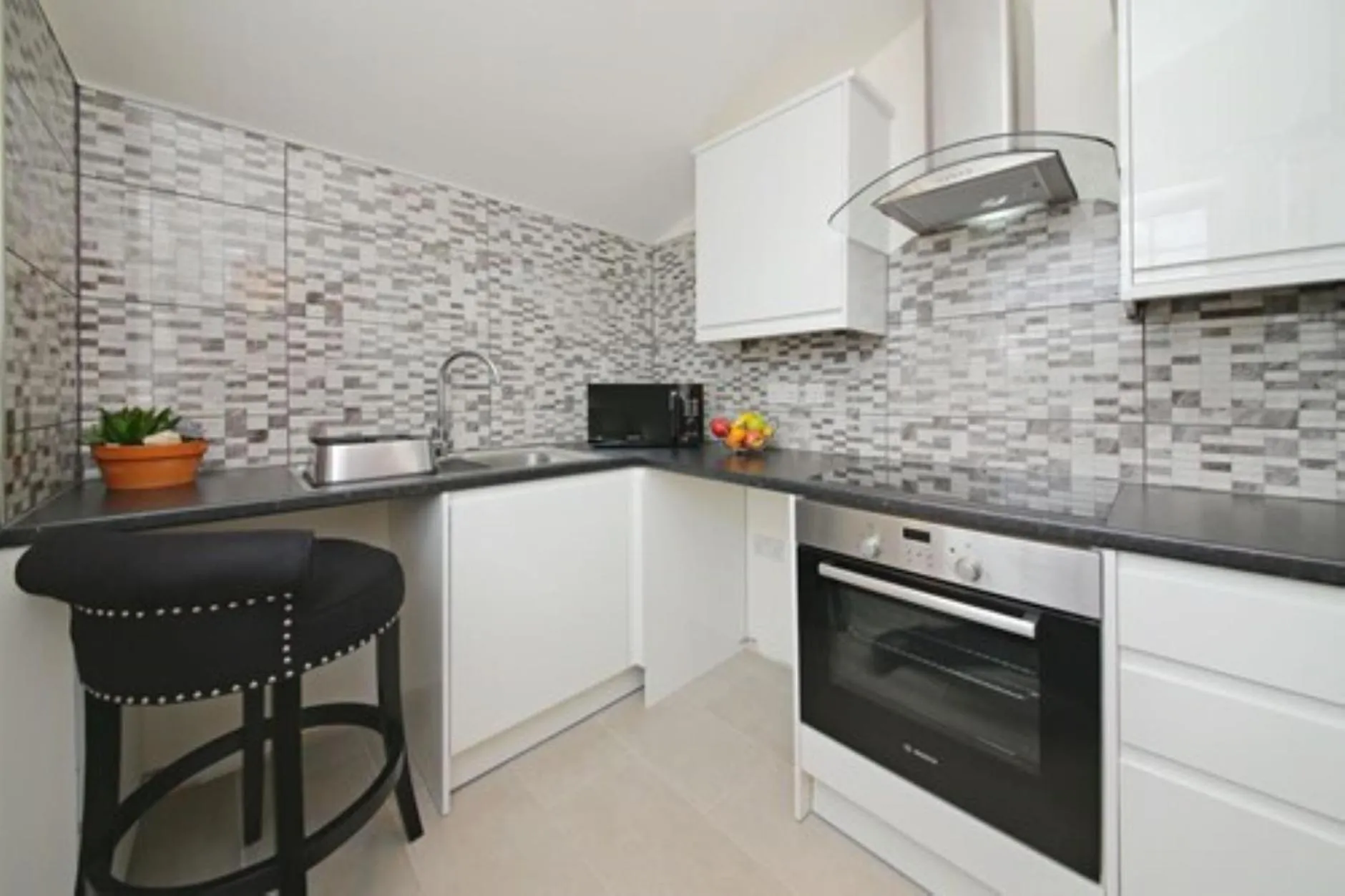 Kitchen or kitchenette in Imperial Guest House Ltd.